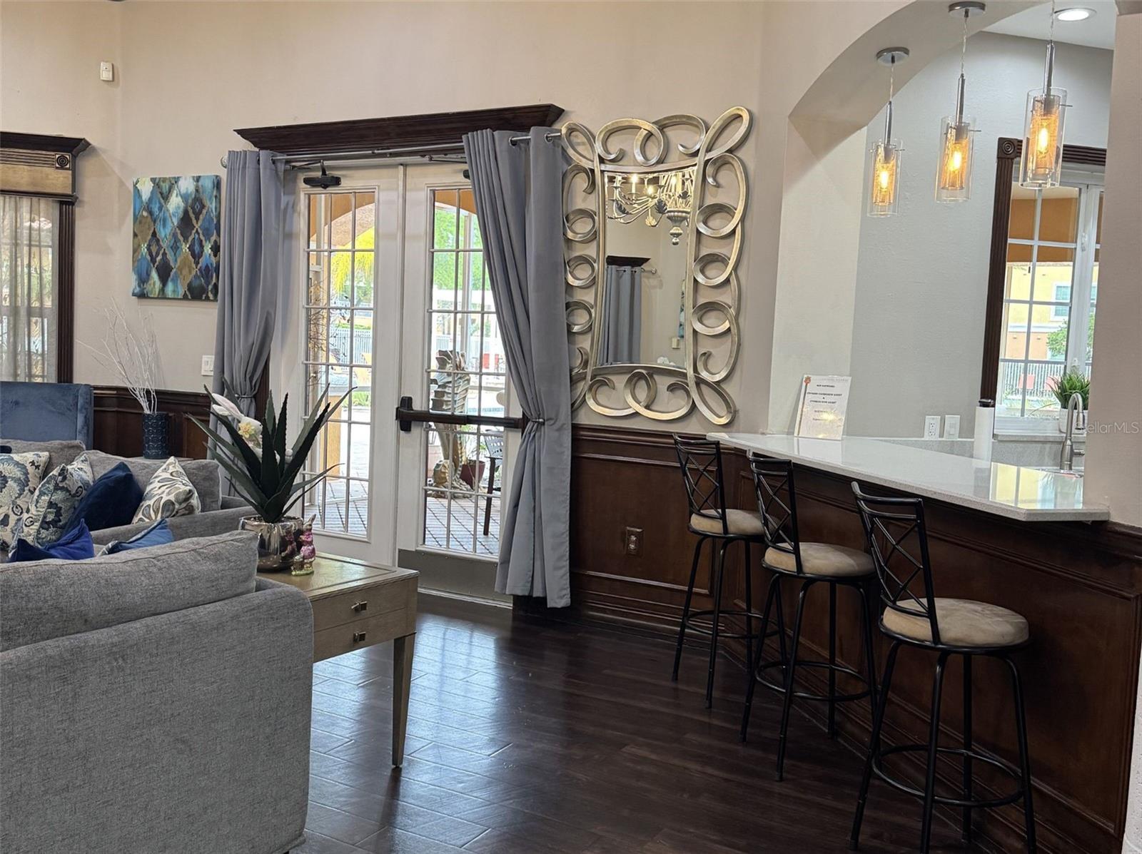 5483 VINELAND RD #10201