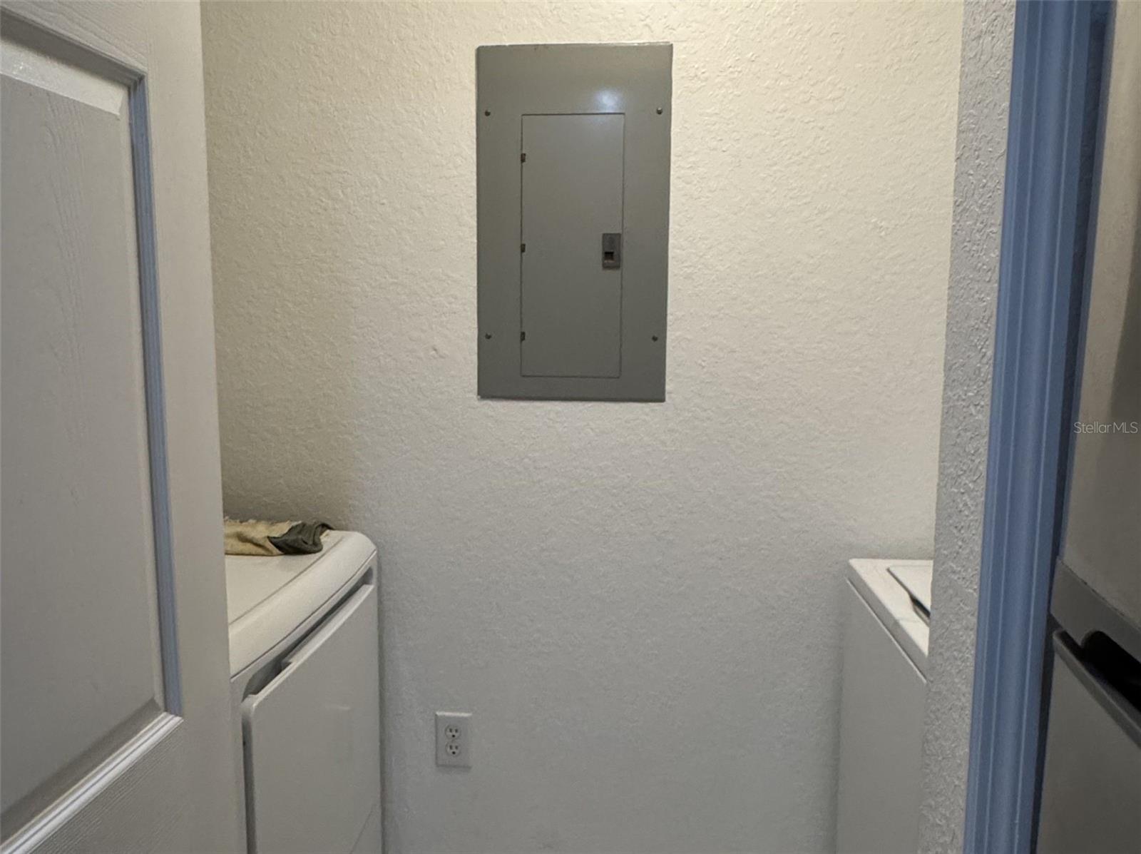 5483 VINELAND RD #10201