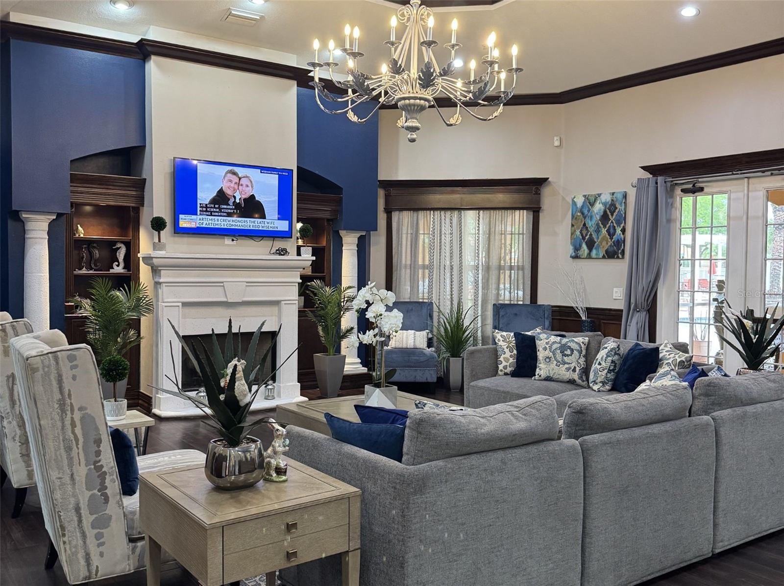 5483 VINELAND RD #10201