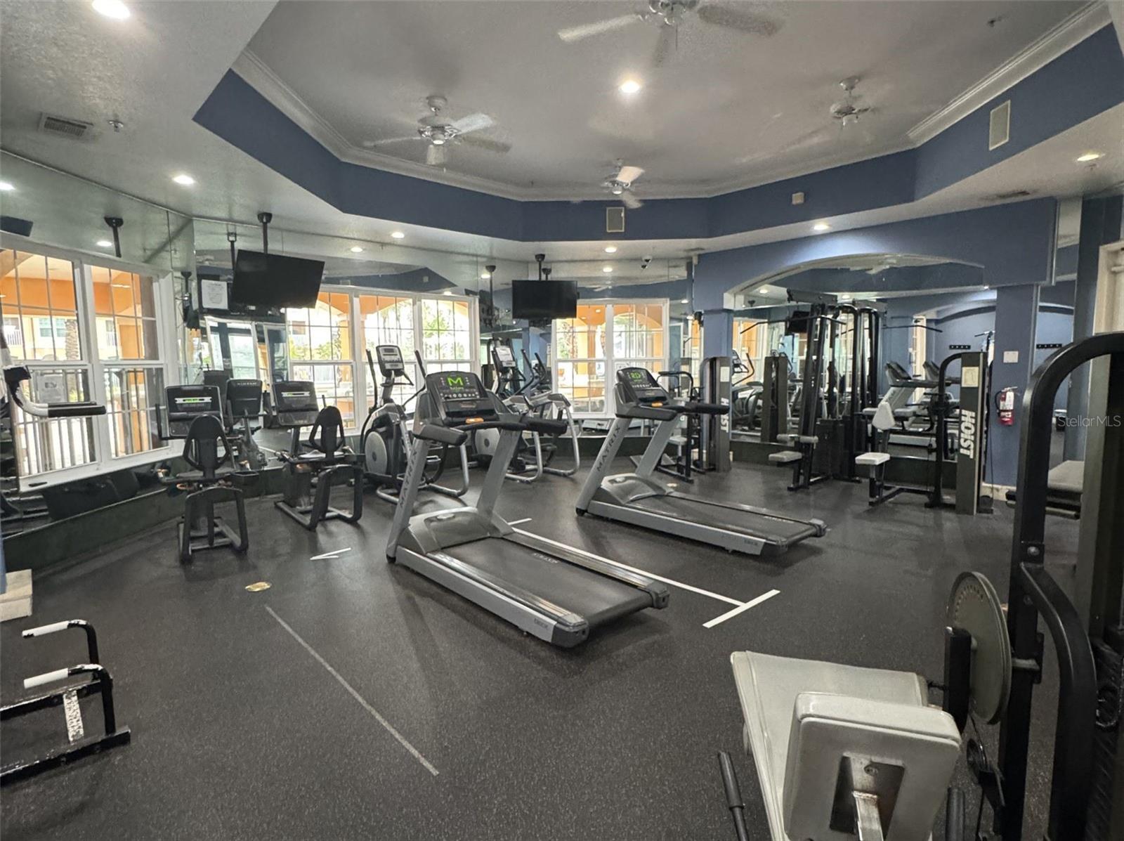 5483 VINELAND RD #10201