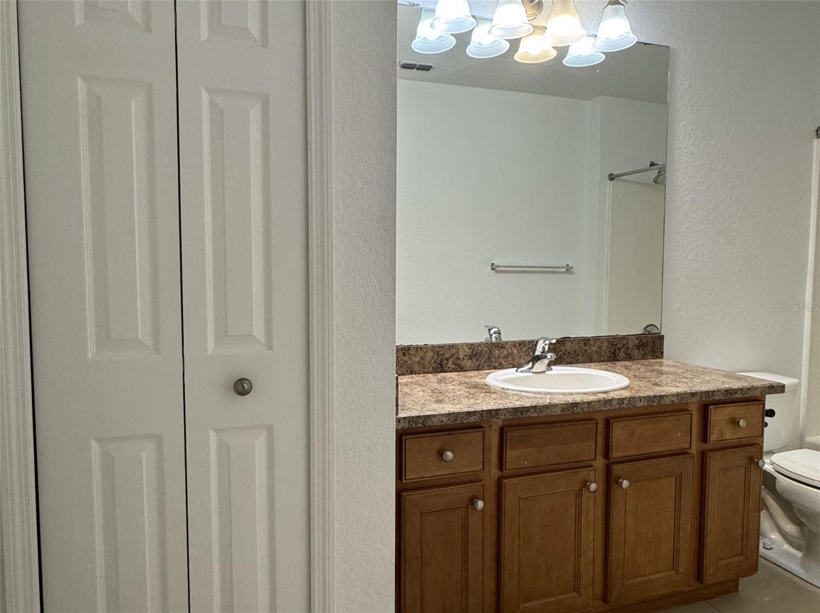 5483 VINELAND RD #10201