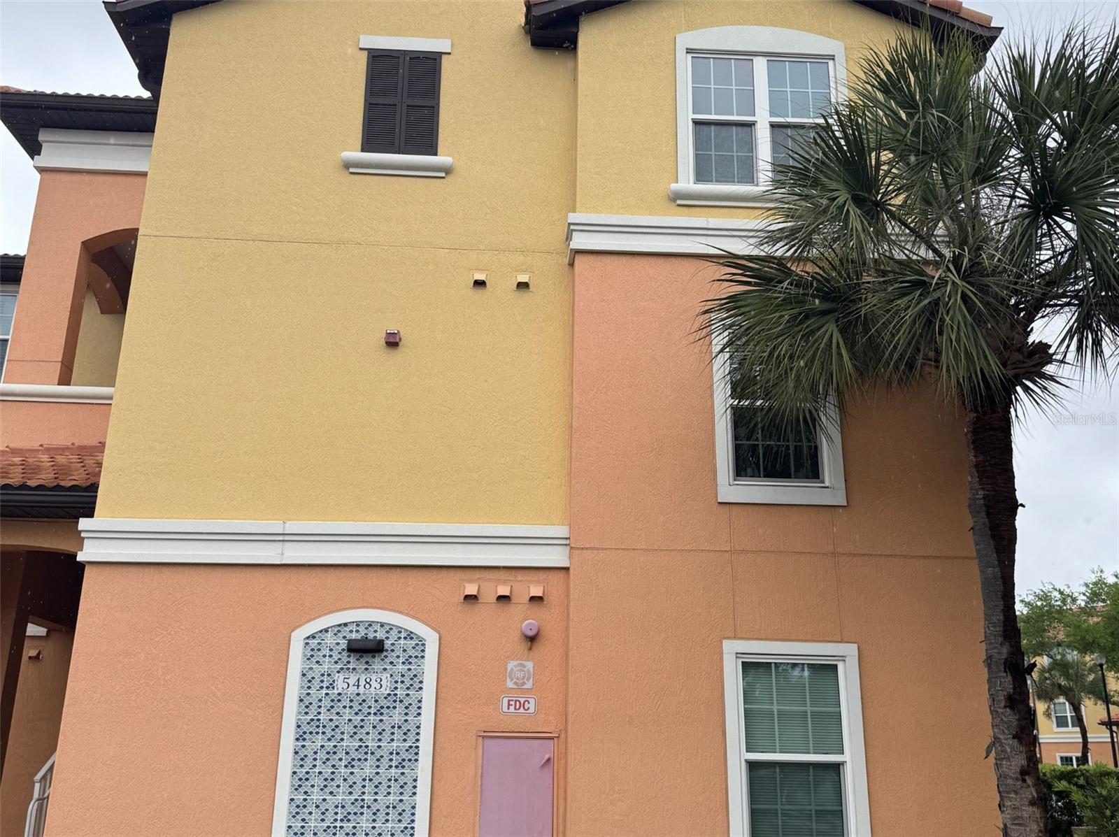 5483 VINELAND RD #10201