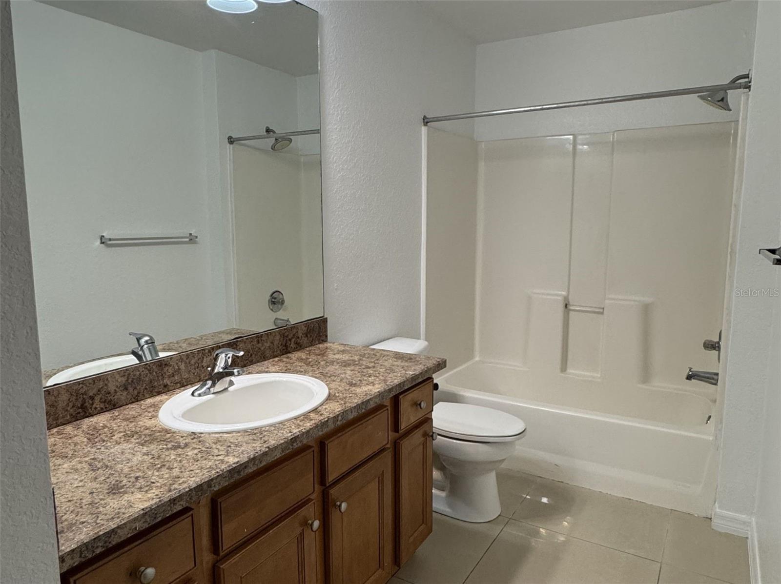 5483 VINELAND RD #10201