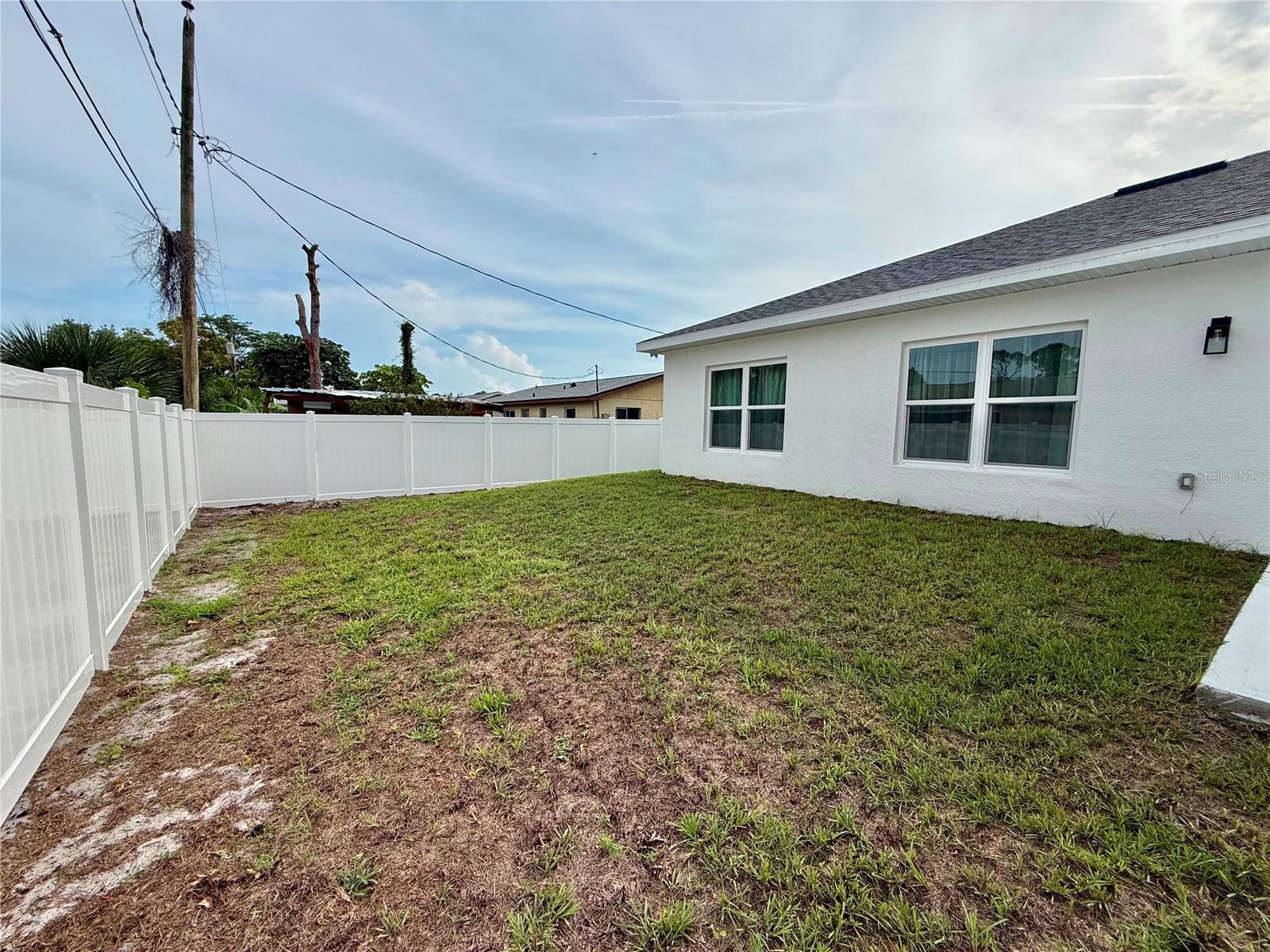 5813 REGENT RD