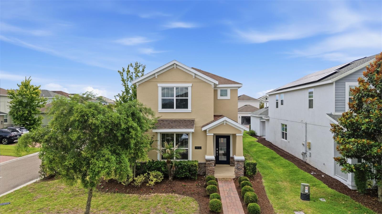 11932 HOMETOWN PL