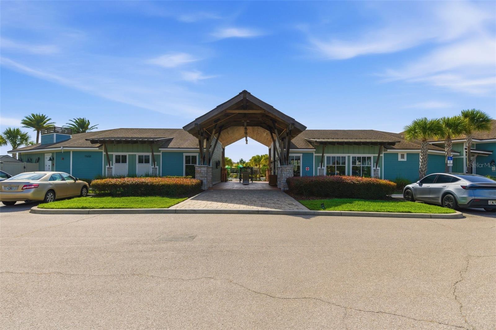 11932 HOMETOWN PL