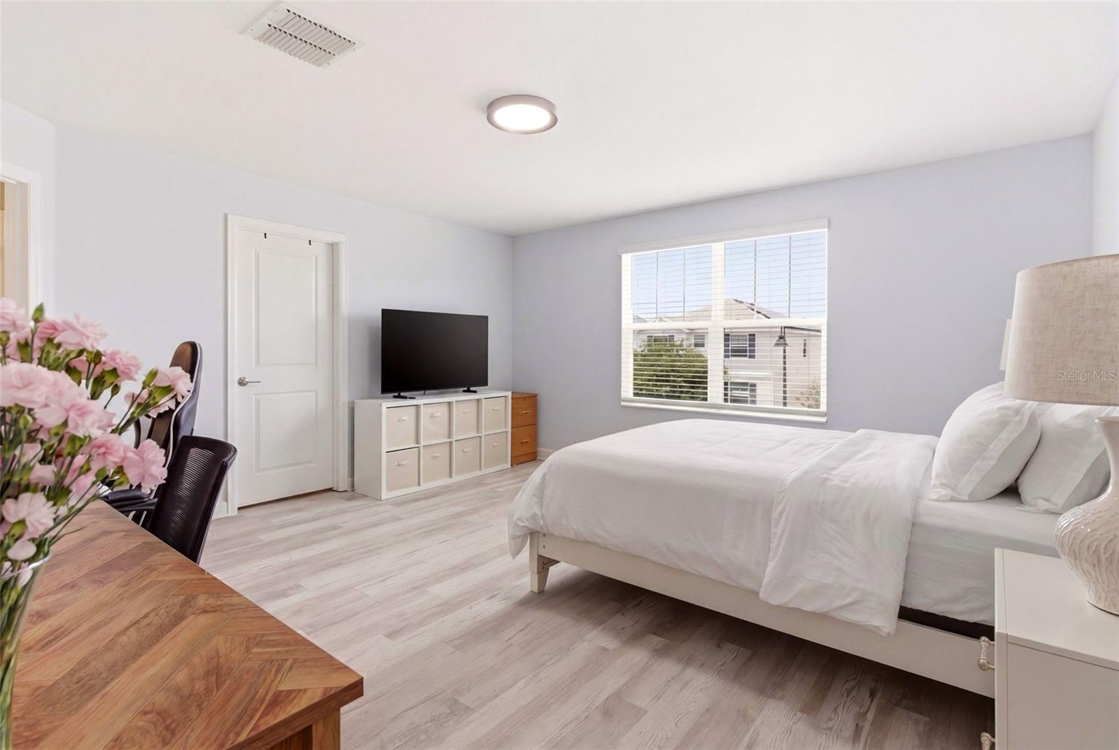 11932 HOMETOWN PL
