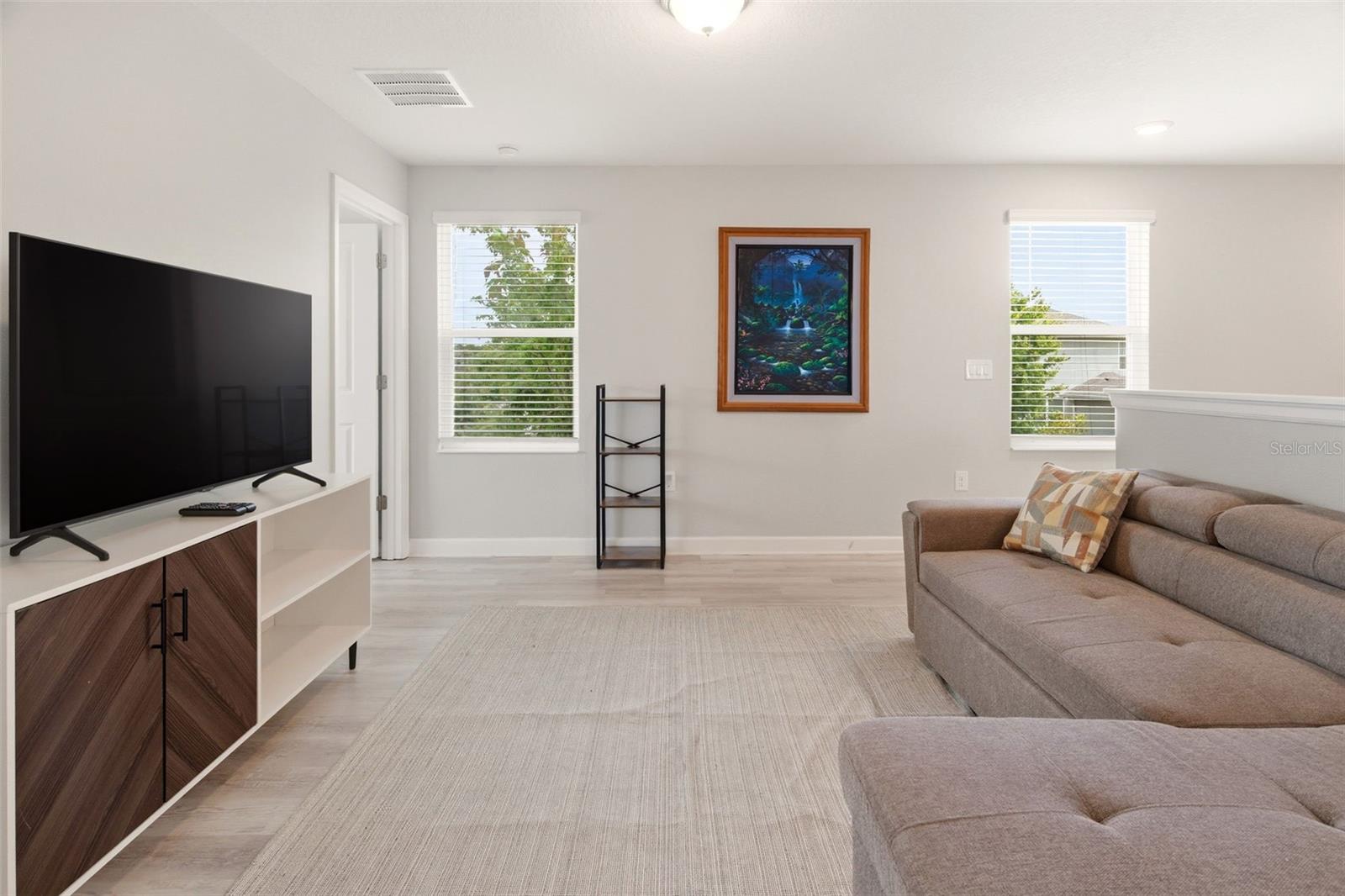 11932 HOMETOWN PL