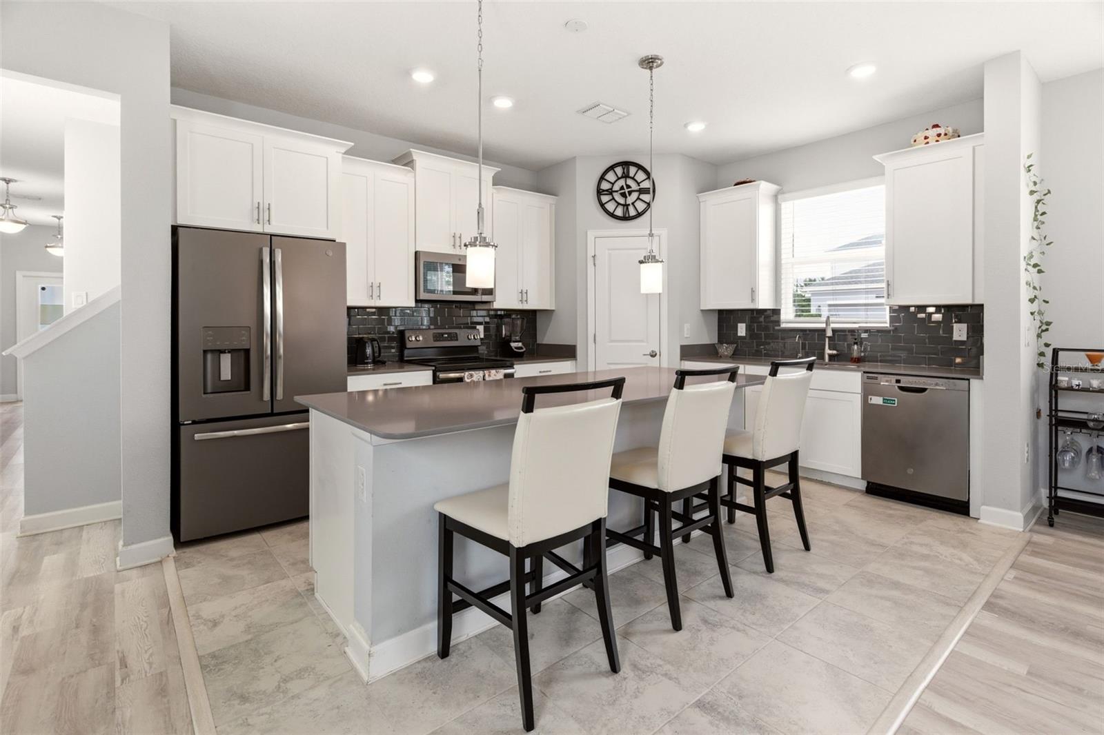 11932 HOMETOWN PL