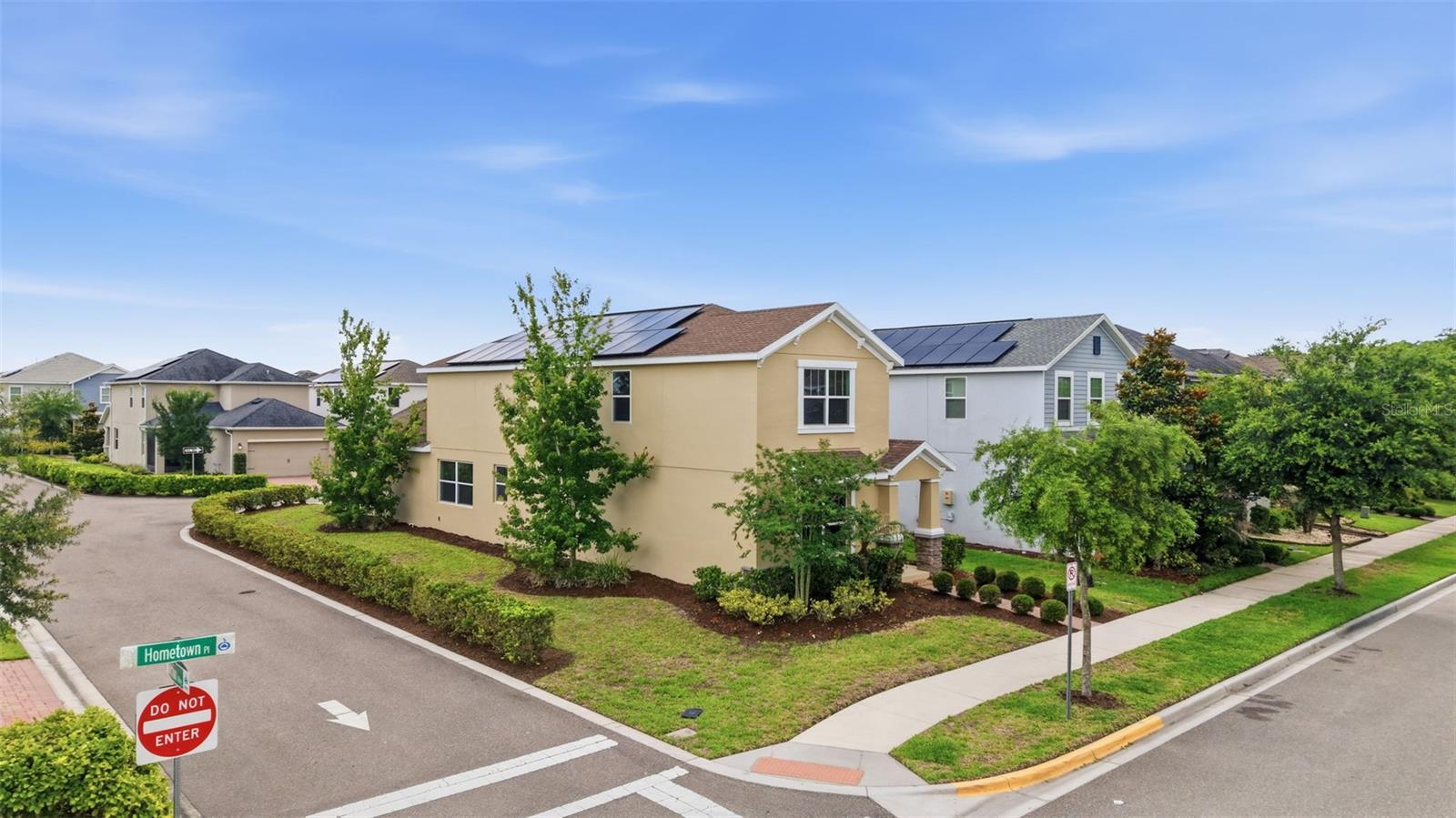 11932 HOMETOWN PL