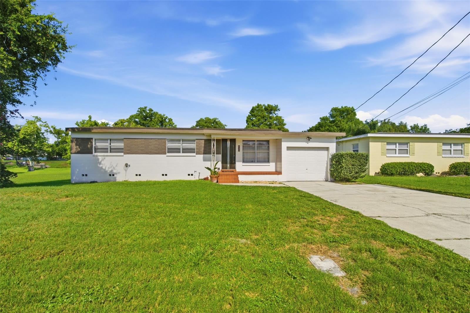 832 THALIA DR
