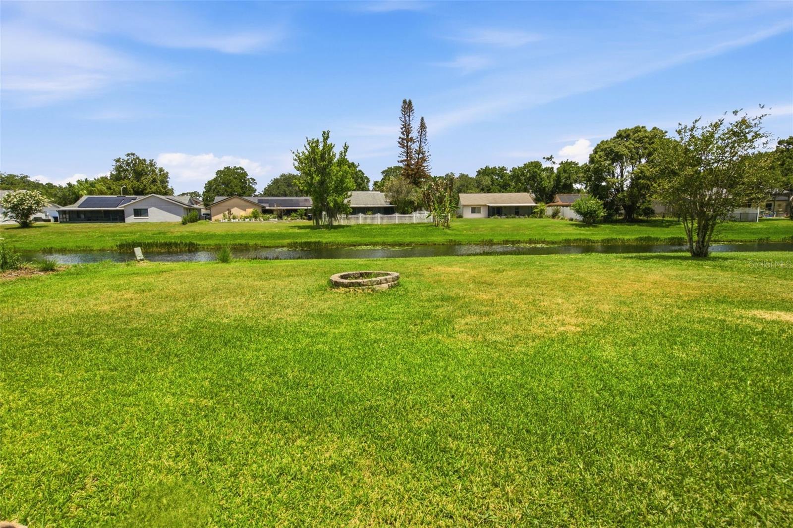 12118 DICKENSON LN