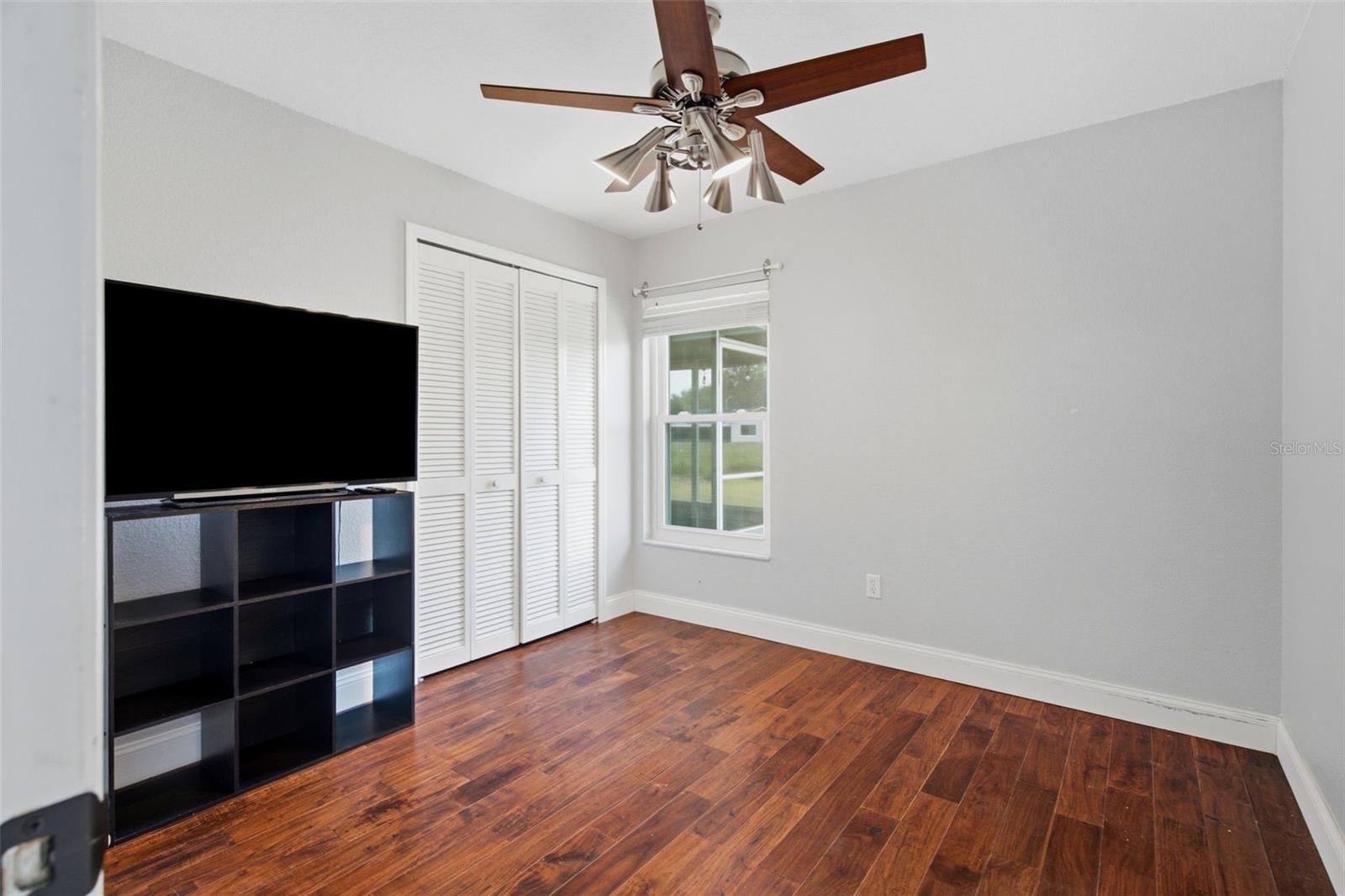 12118 DICKENSON LN