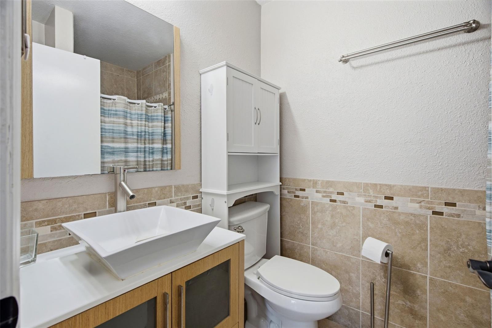 12118 DICKENSON LN