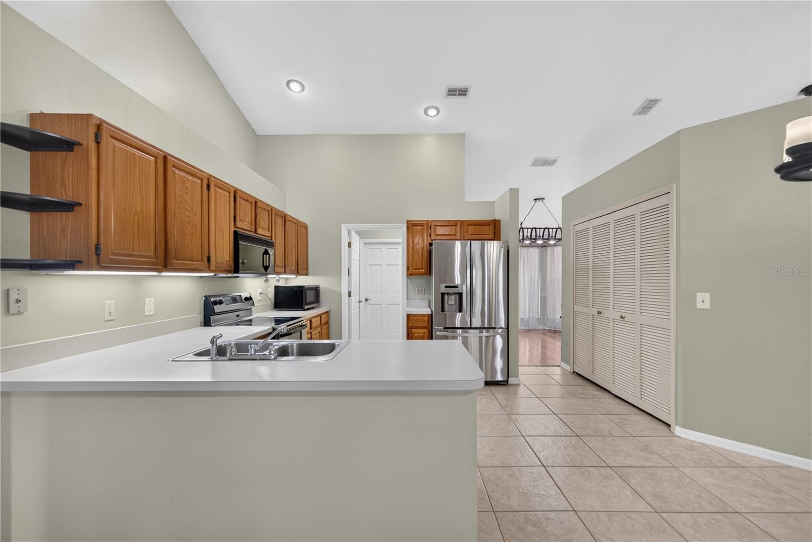 2600 CLEMENTON PARK CT