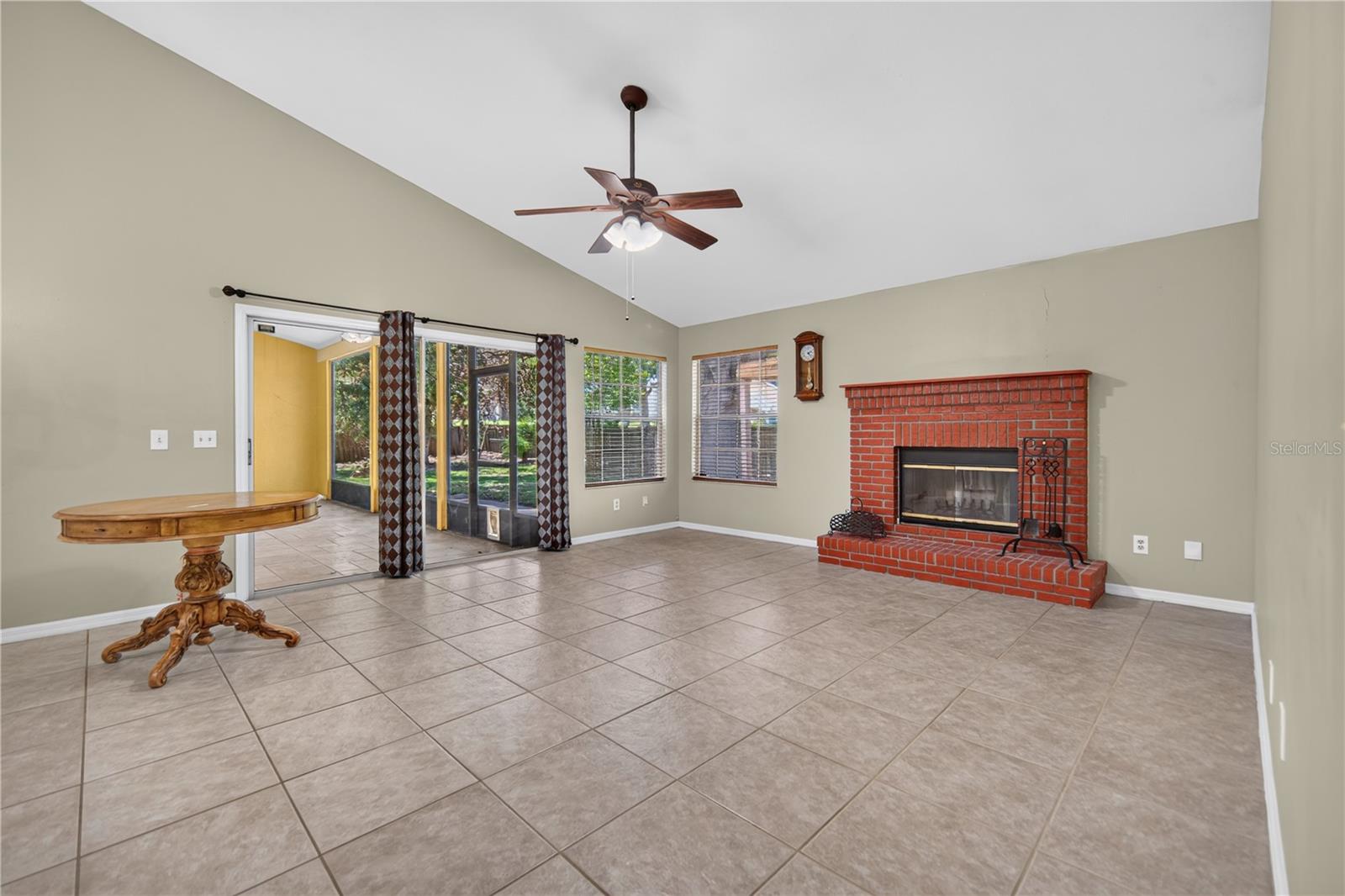 2600 CLEMENTON PARK CT