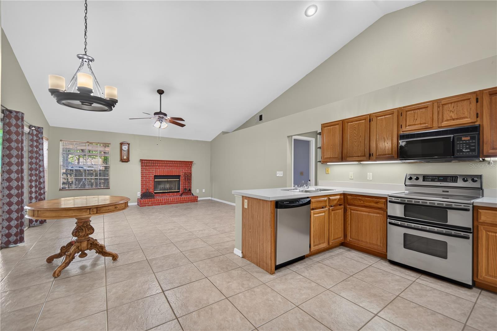 2600 CLEMENTON PARK CT