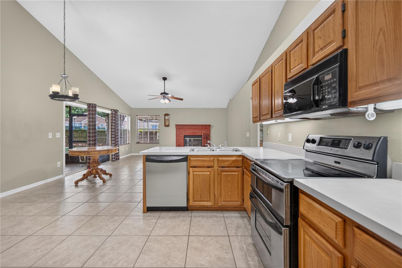 2600 CLEMENTON PARK CT