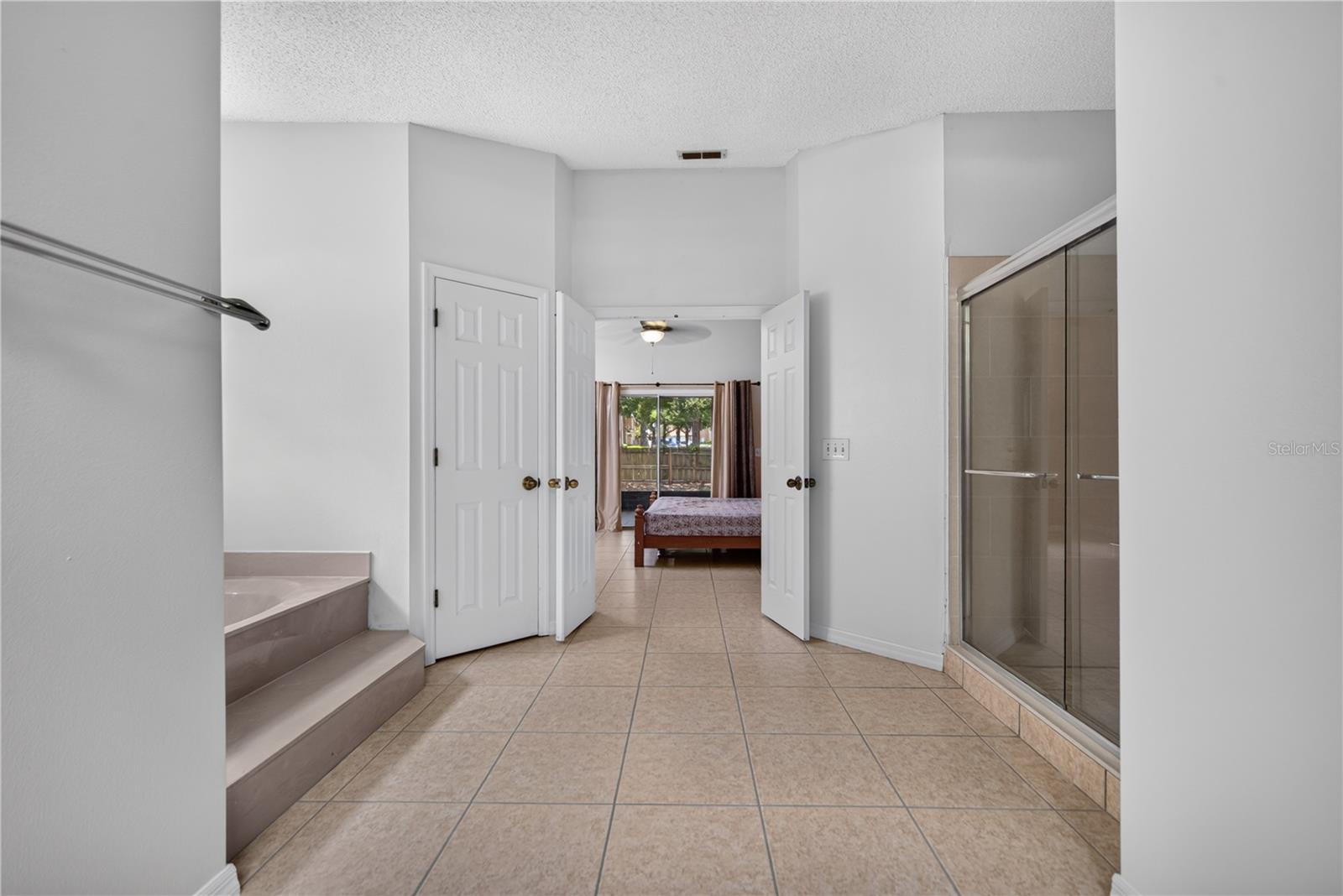 2600 CLEMENTON PARK CT