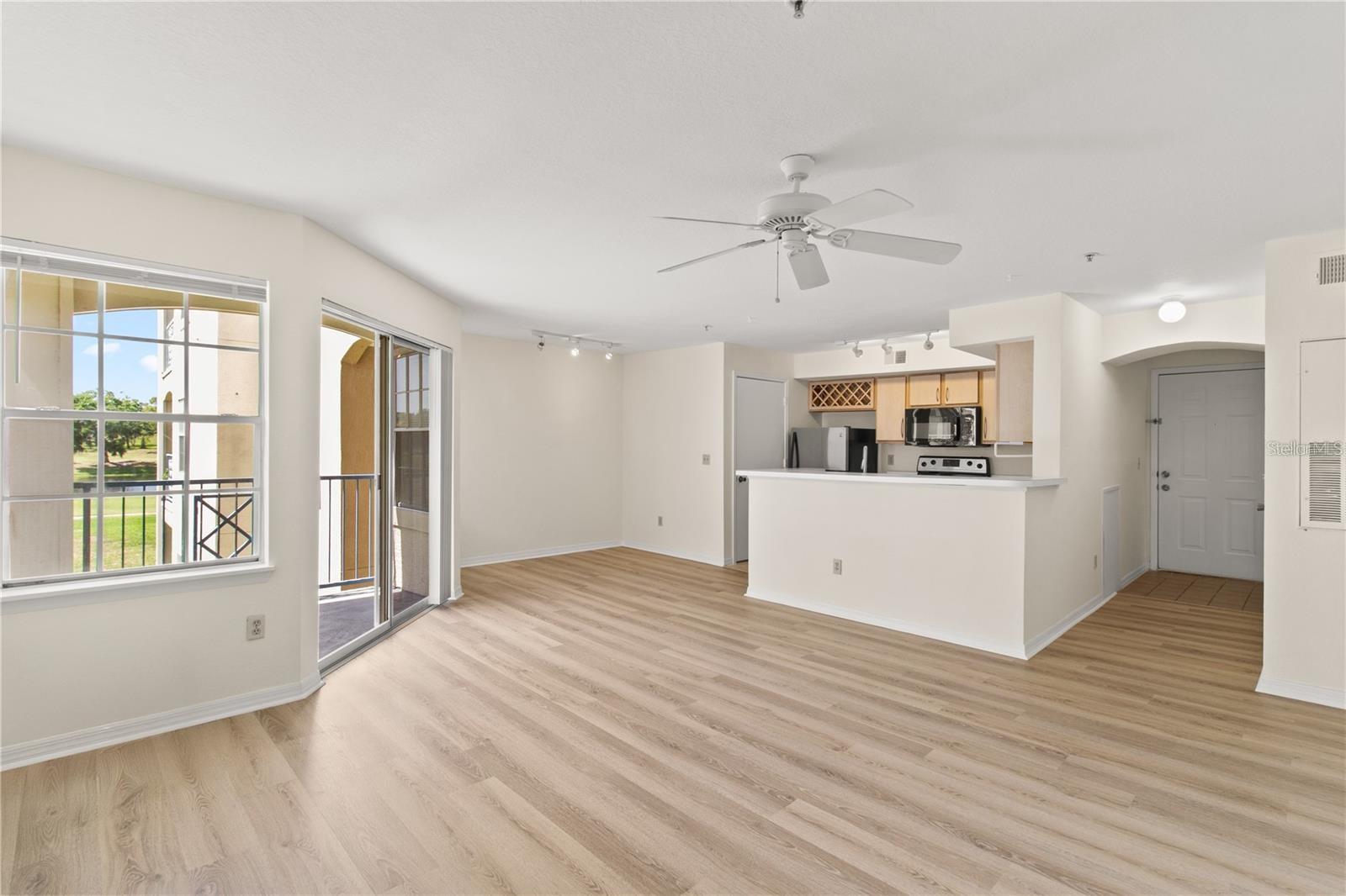 7330 WESTPOINTE BLVD #421