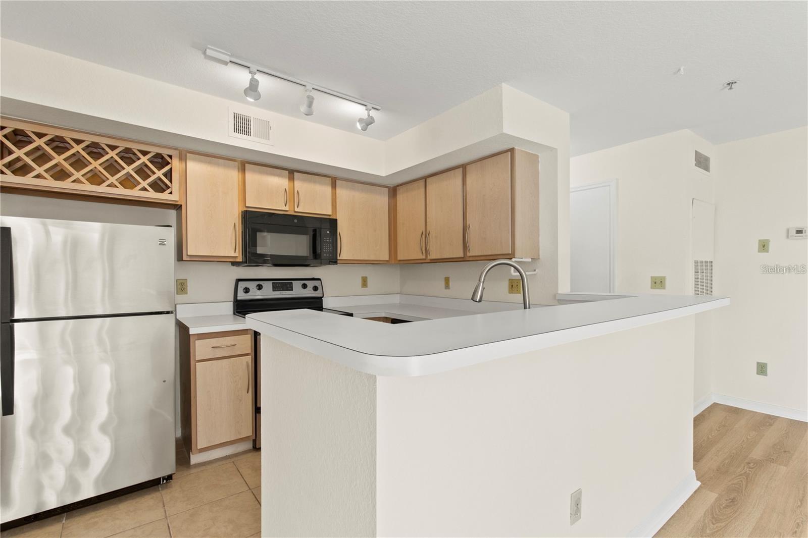 7330 WESTPOINTE BLVD #421