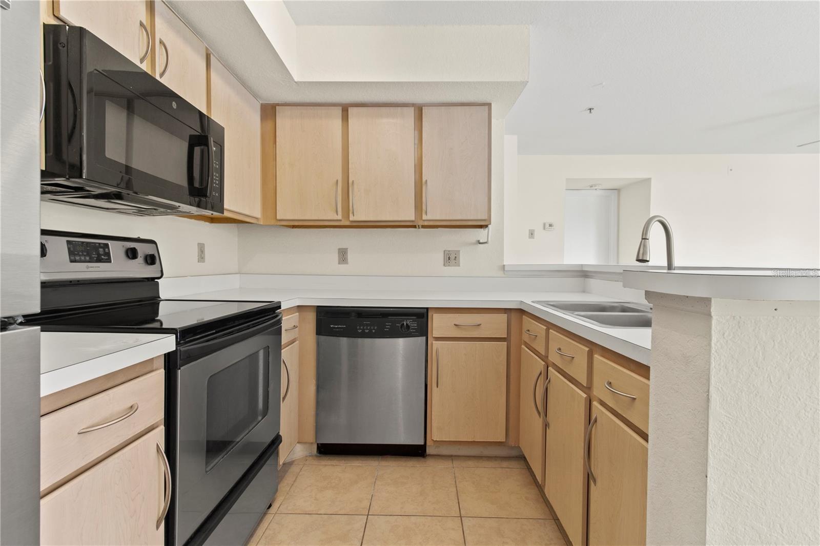 7330 WESTPOINTE BLVD #421