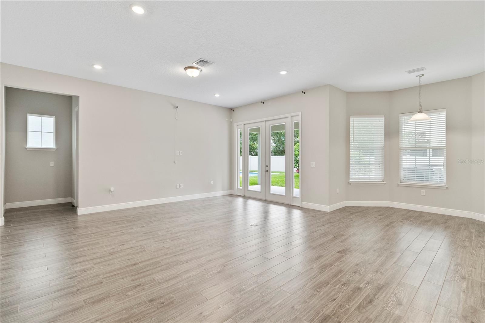 8764 POWDER RIDGE TRL