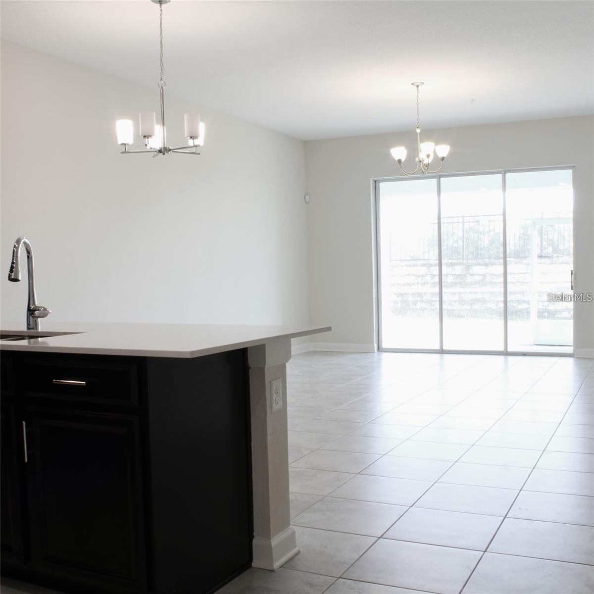 659 OCEAN COURSE AVE #659