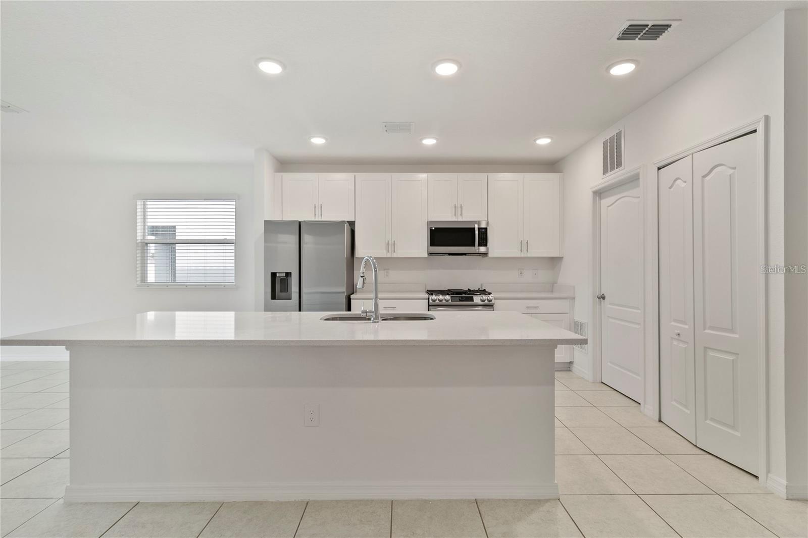 1154 OAK BLUFF DR