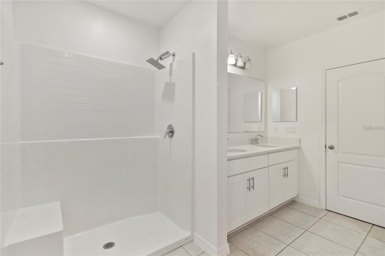 1154 OAK BLUFF DR