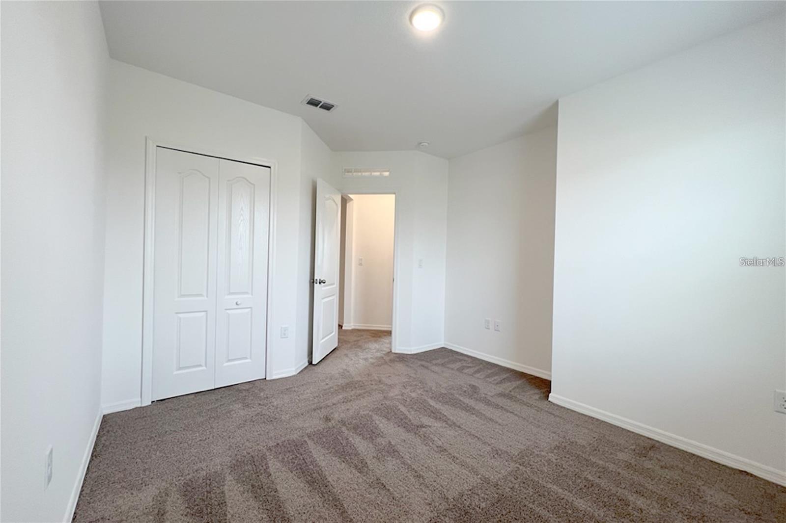 1162 OAK BLUFF DR