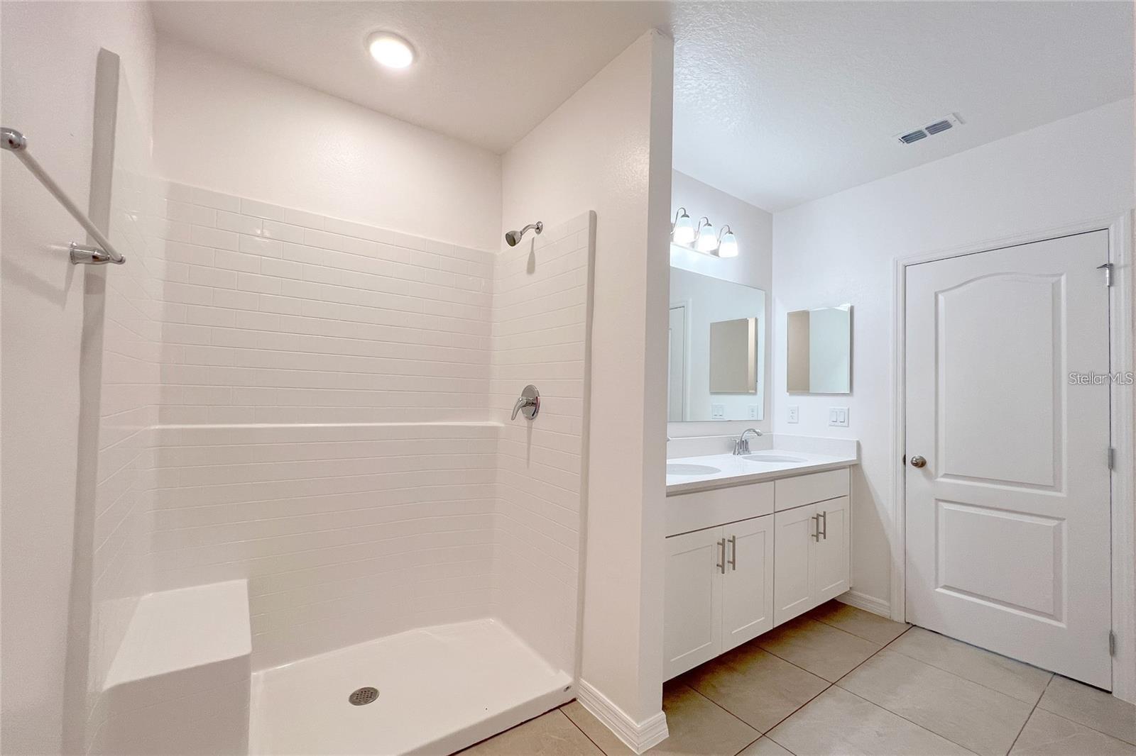 1162 OAK BLUFF DR