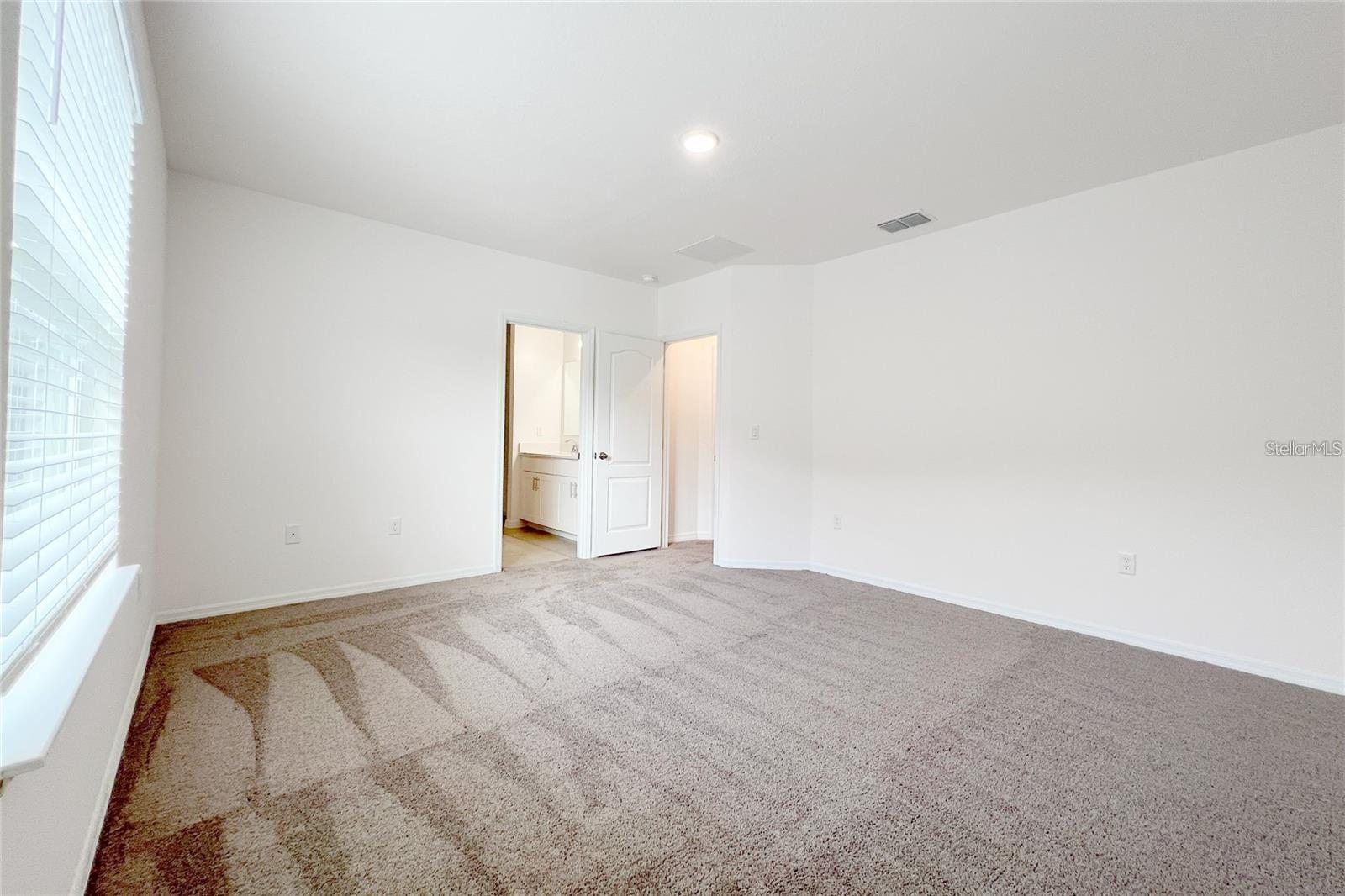 1162 OAK BLUFF DR