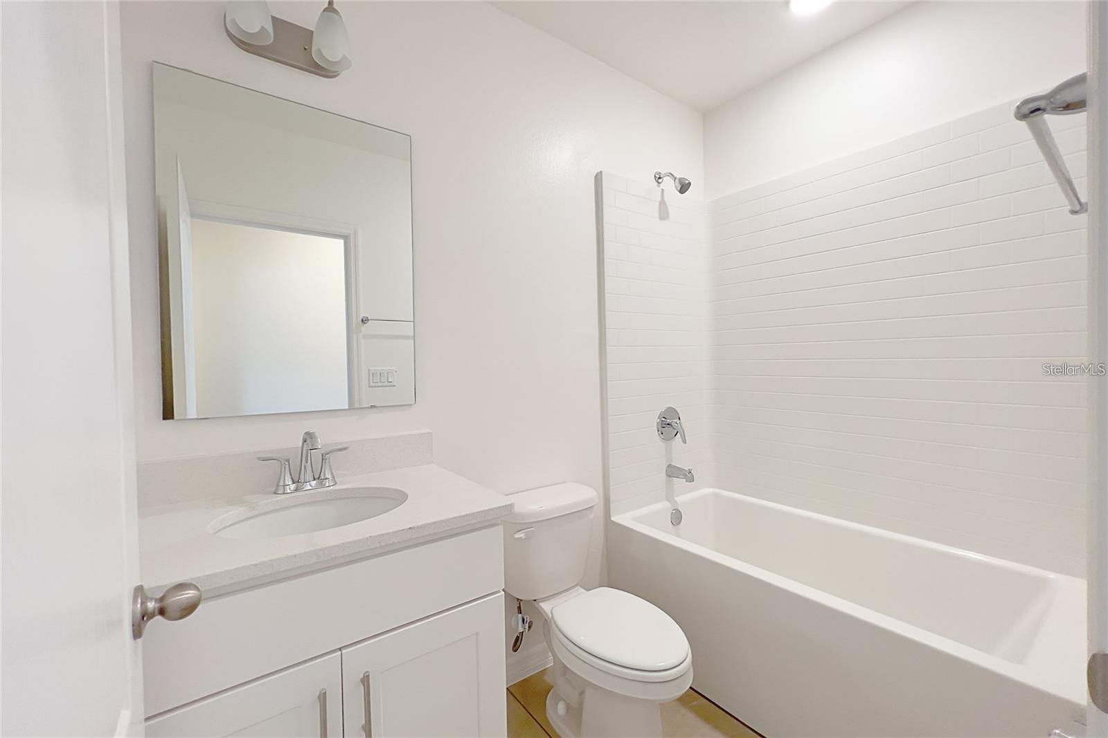 1162 OAK BLUFF DR
