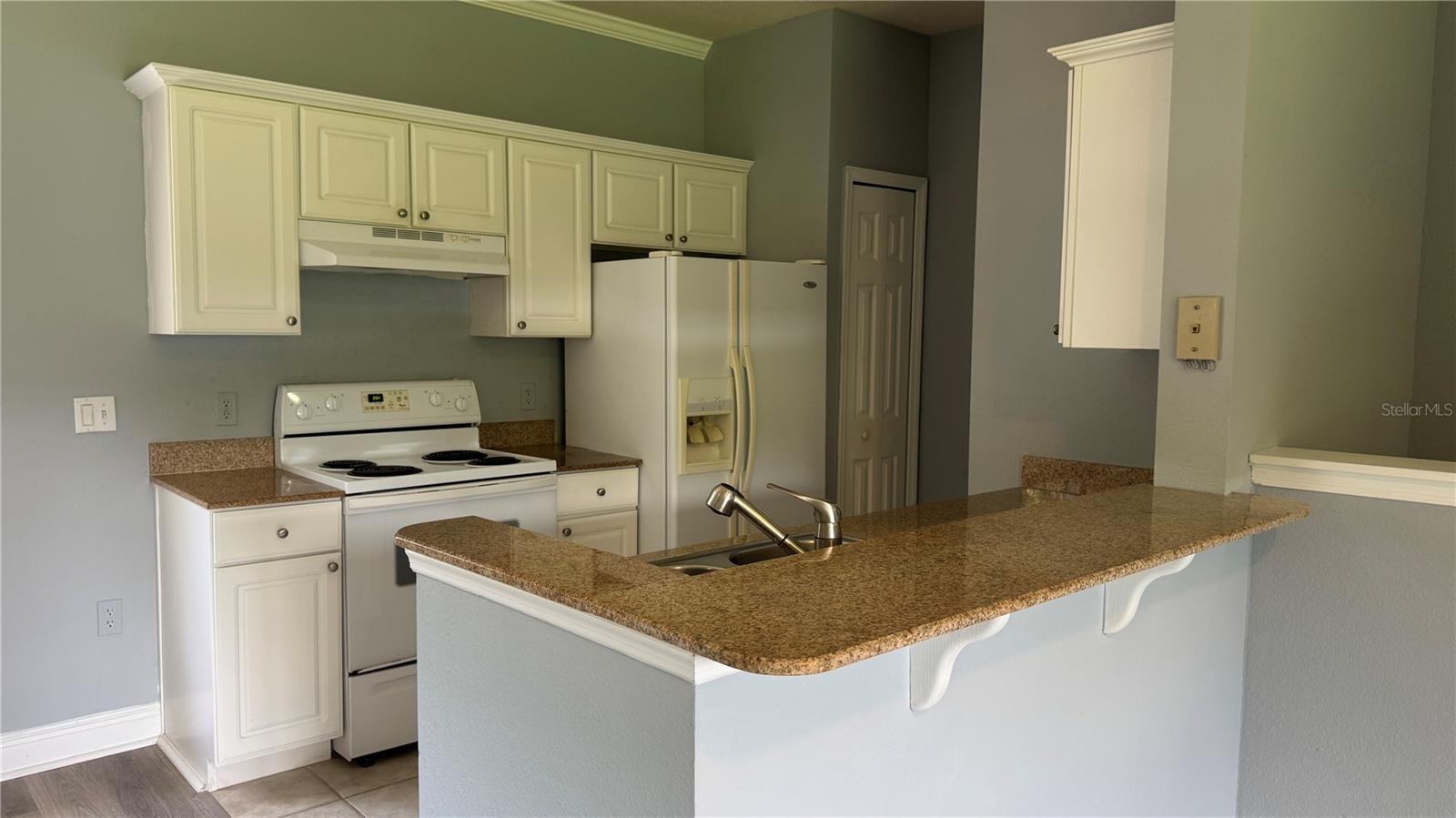 234 SOUTHERN PECAN CIR #202