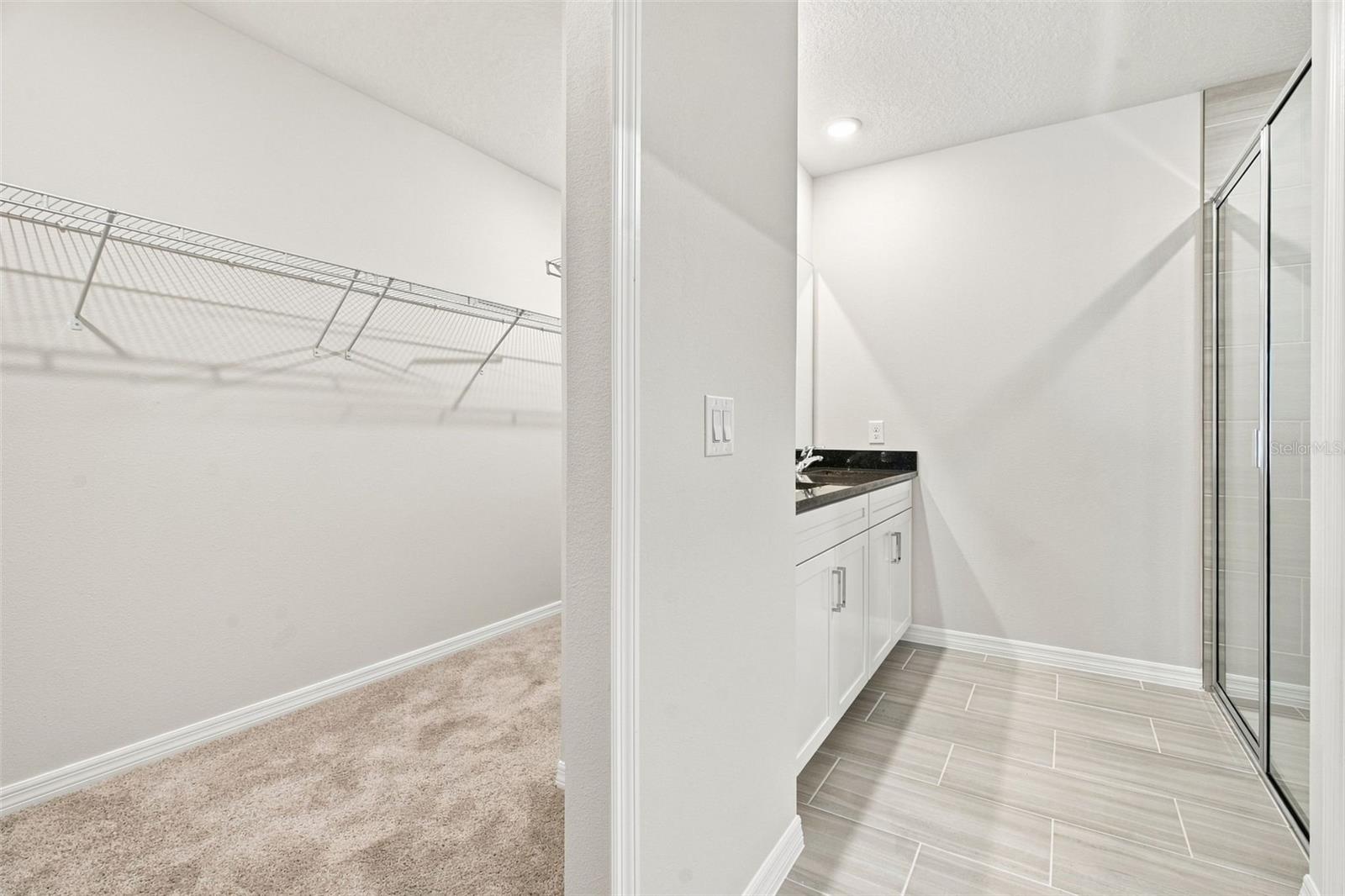 809 S LOCUST AVE