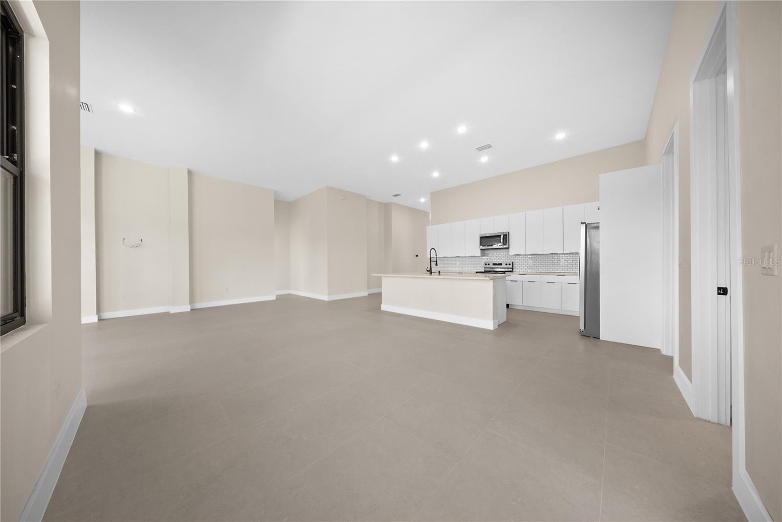 372 MATSON LN