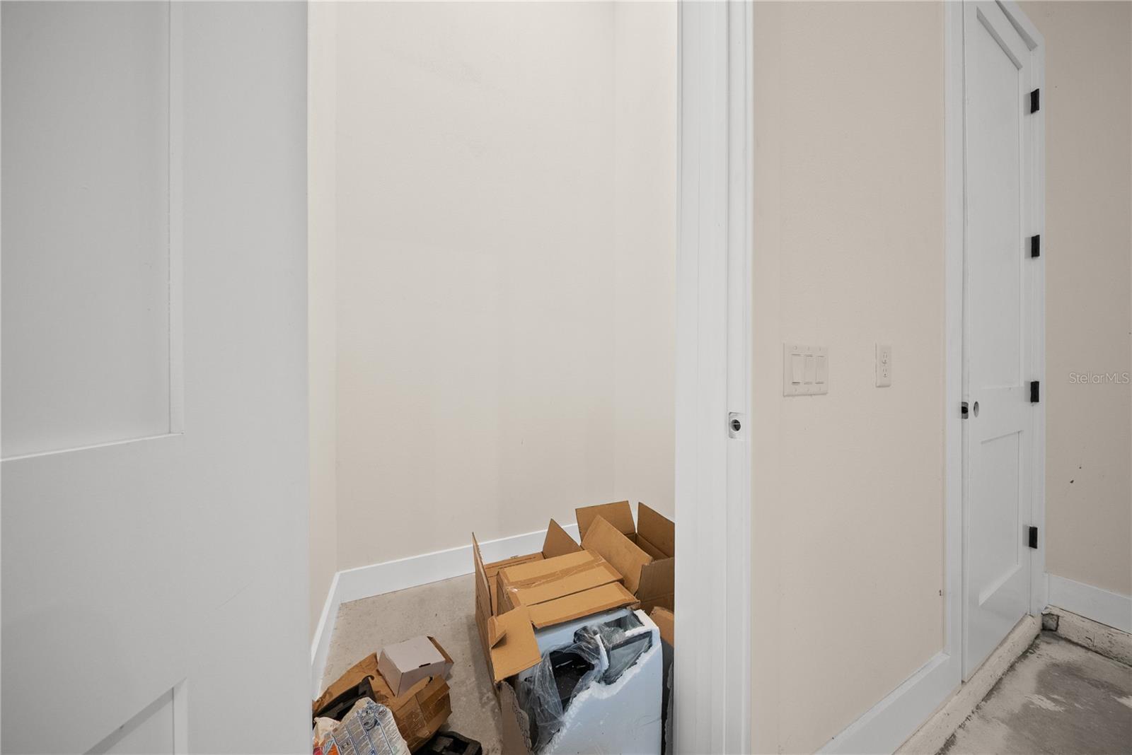 372 MATSON LN