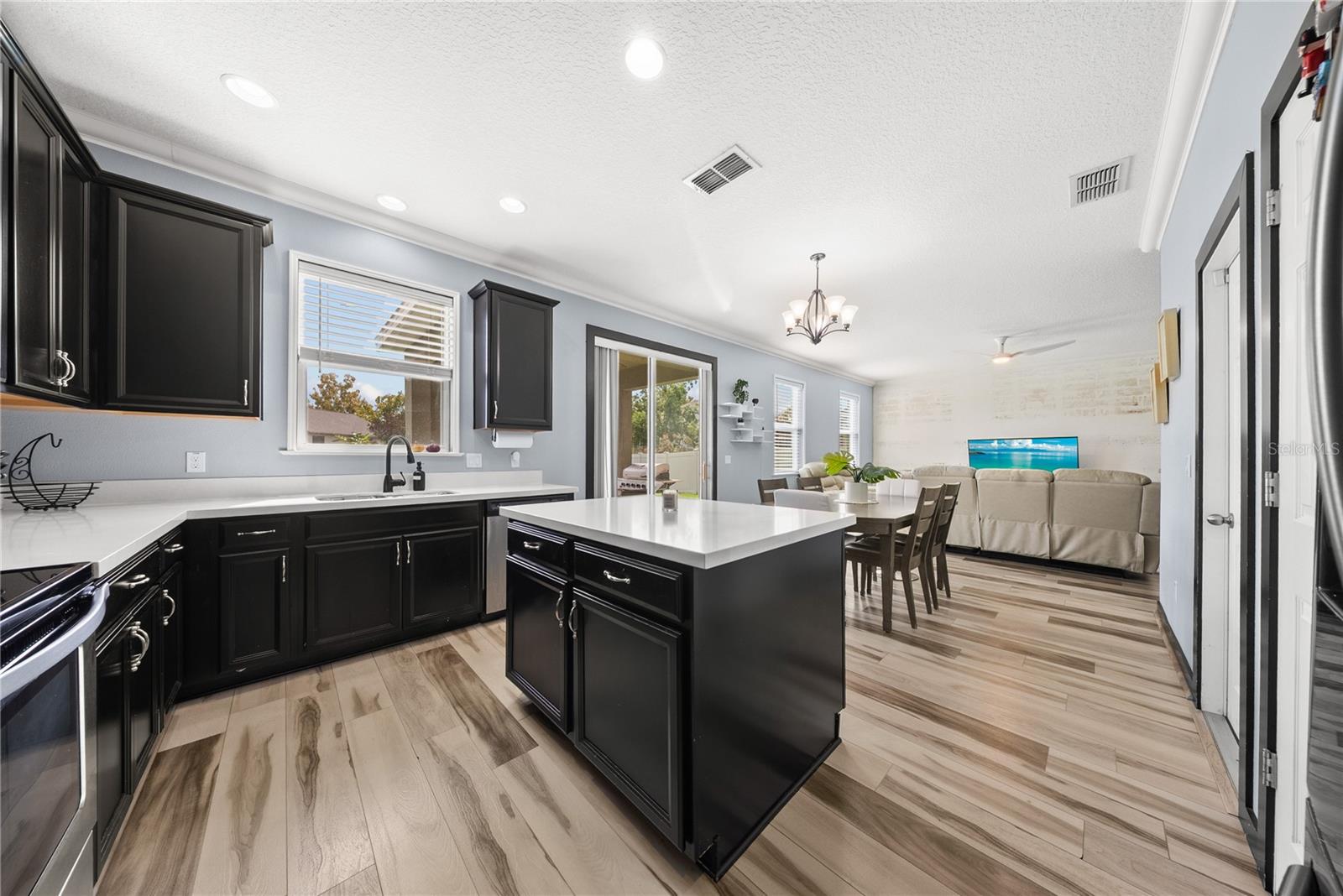 2553 EAGLE BAY BLVD