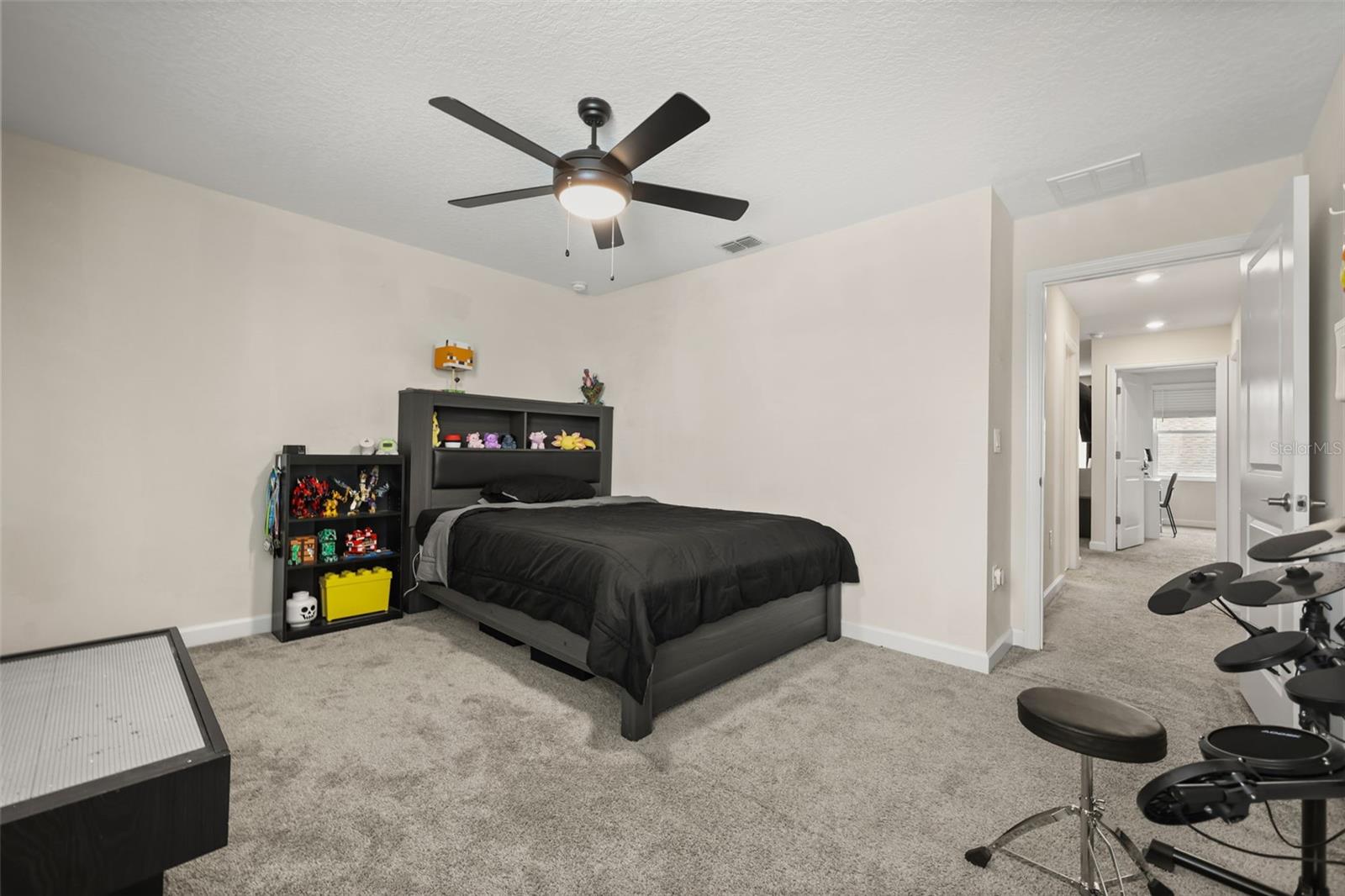 512 WESTCHESTER CT