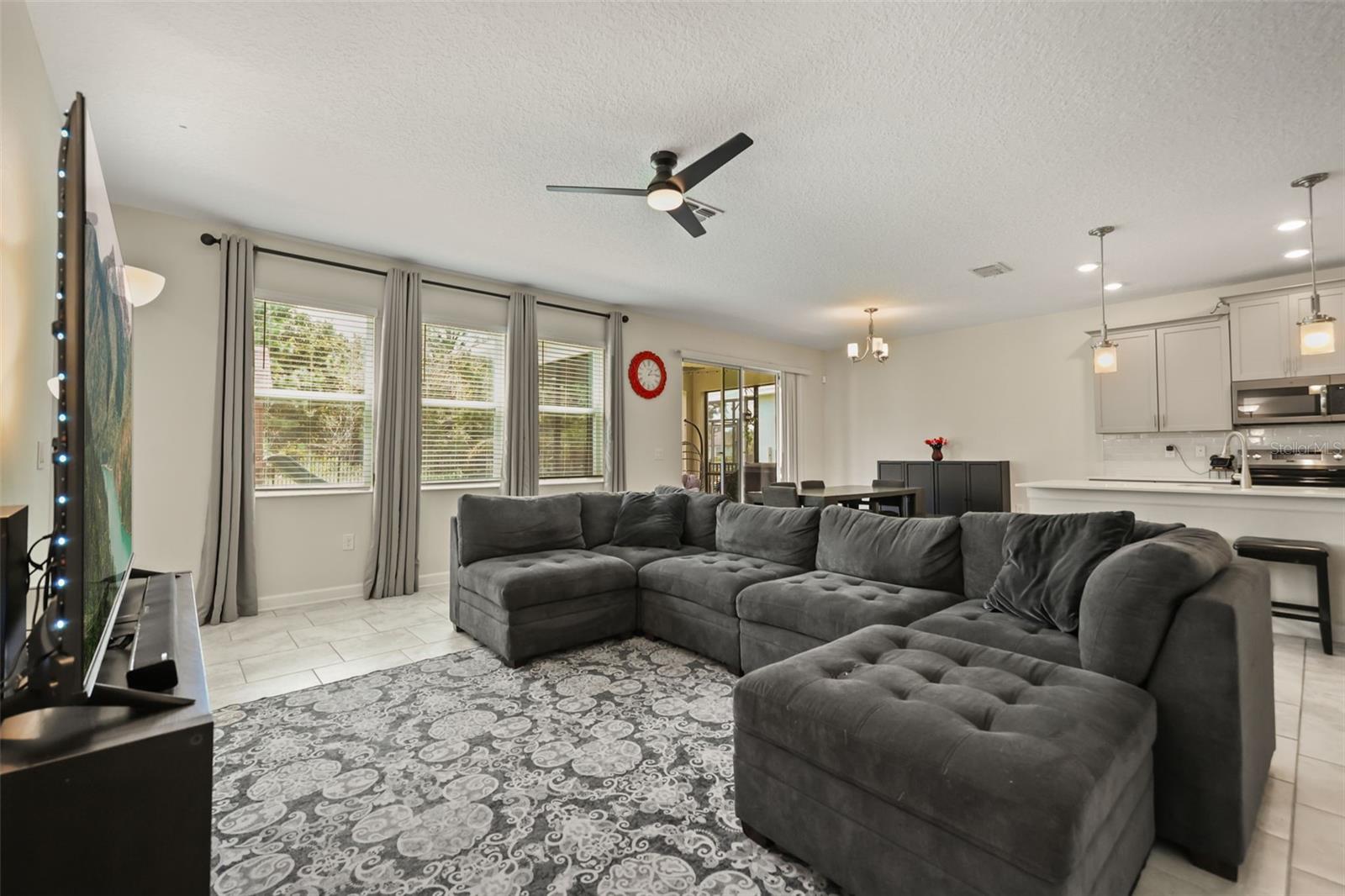 512 WESTCHESTER CT