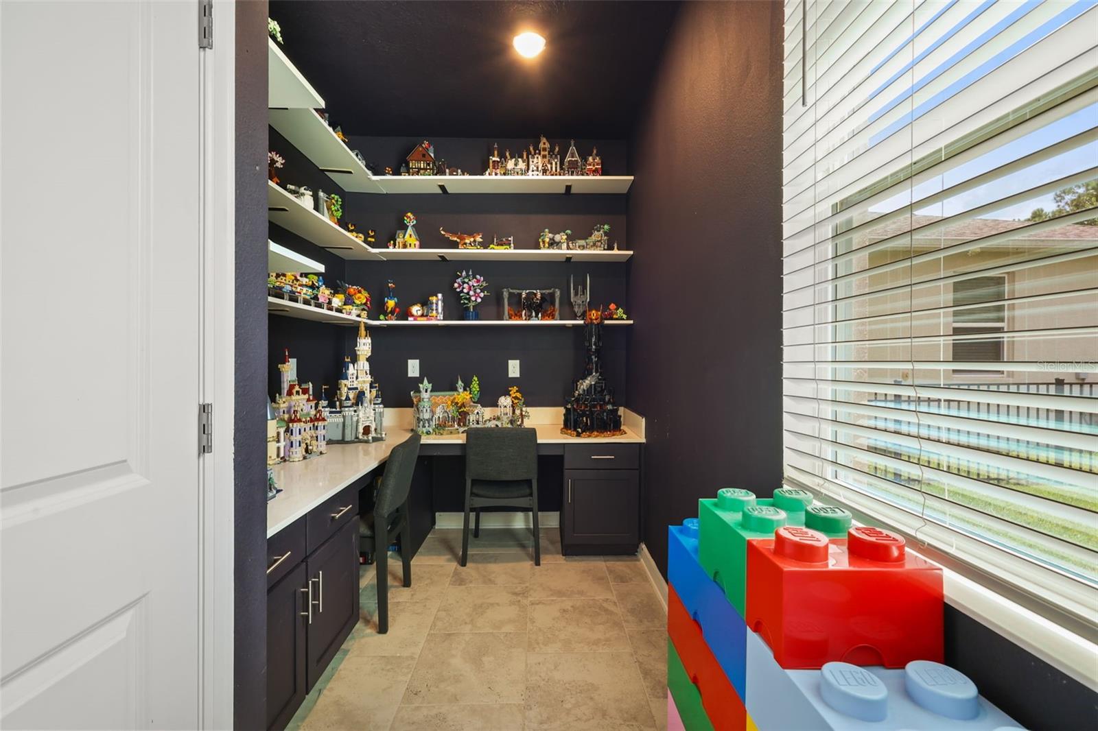 512 WESTCHESTER CT