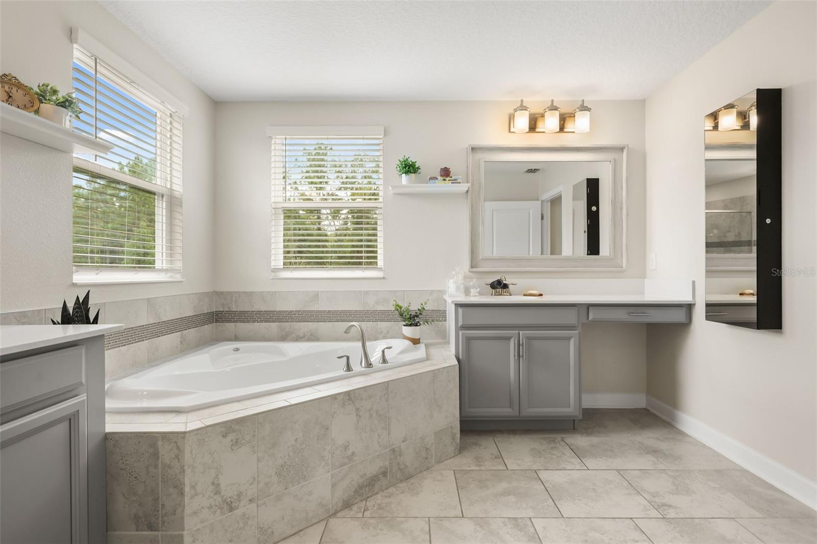 512 WESTCHESTER CT