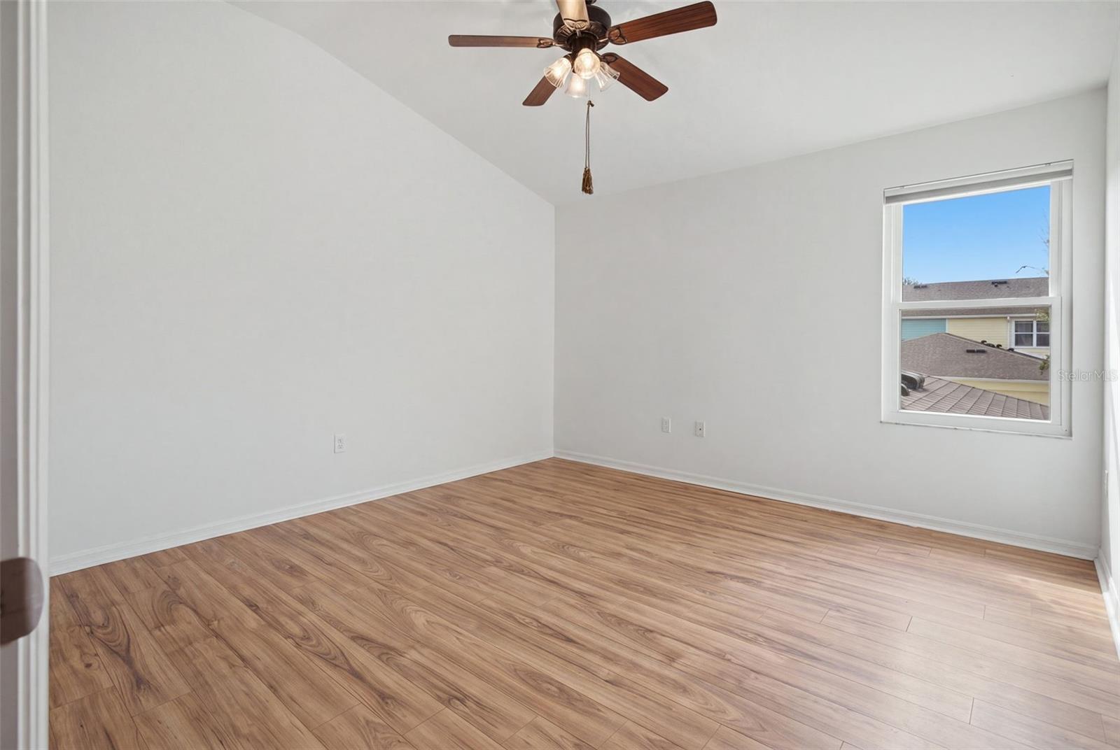13730 LENSDALE LN