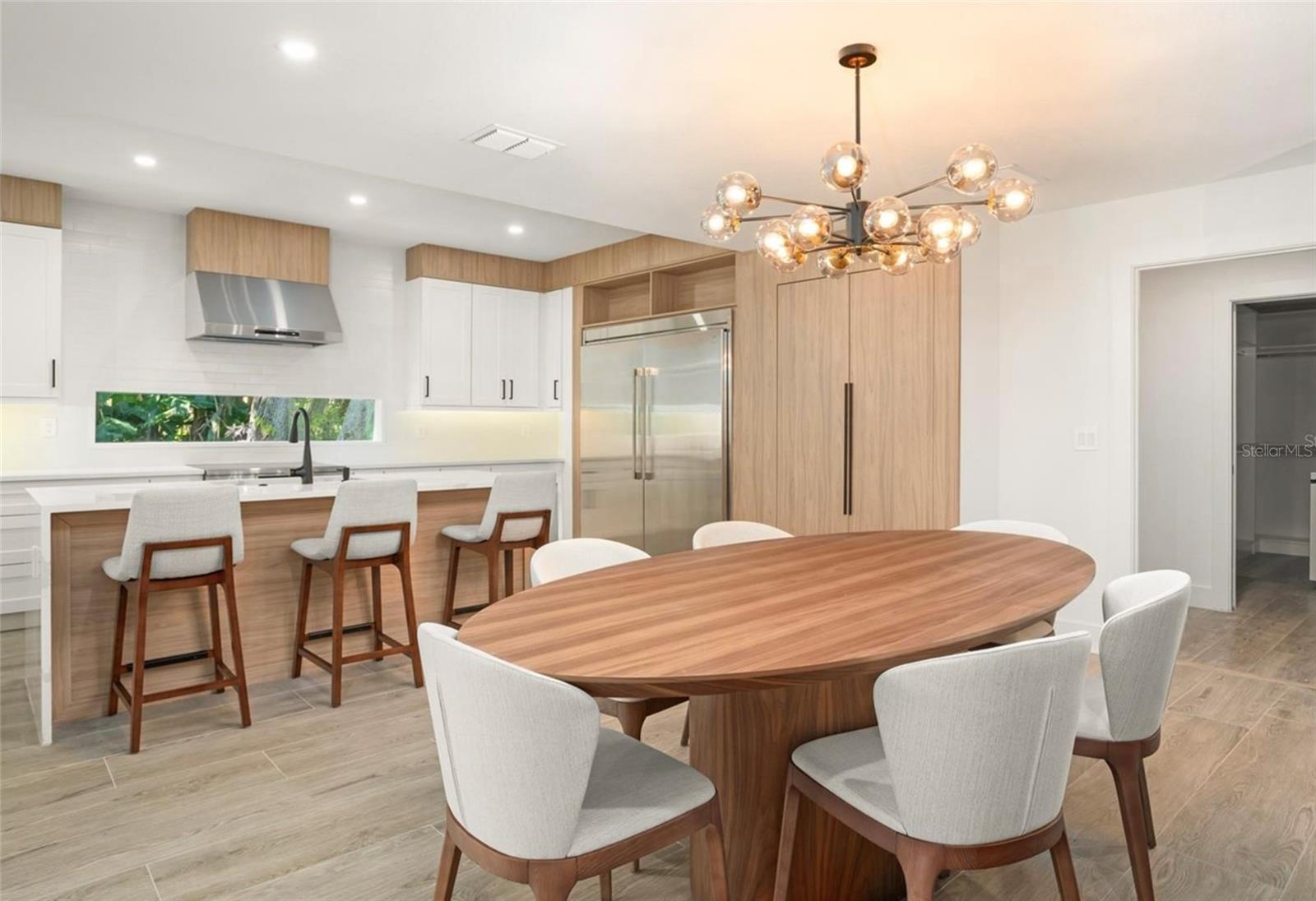 104 E 1ST AVE