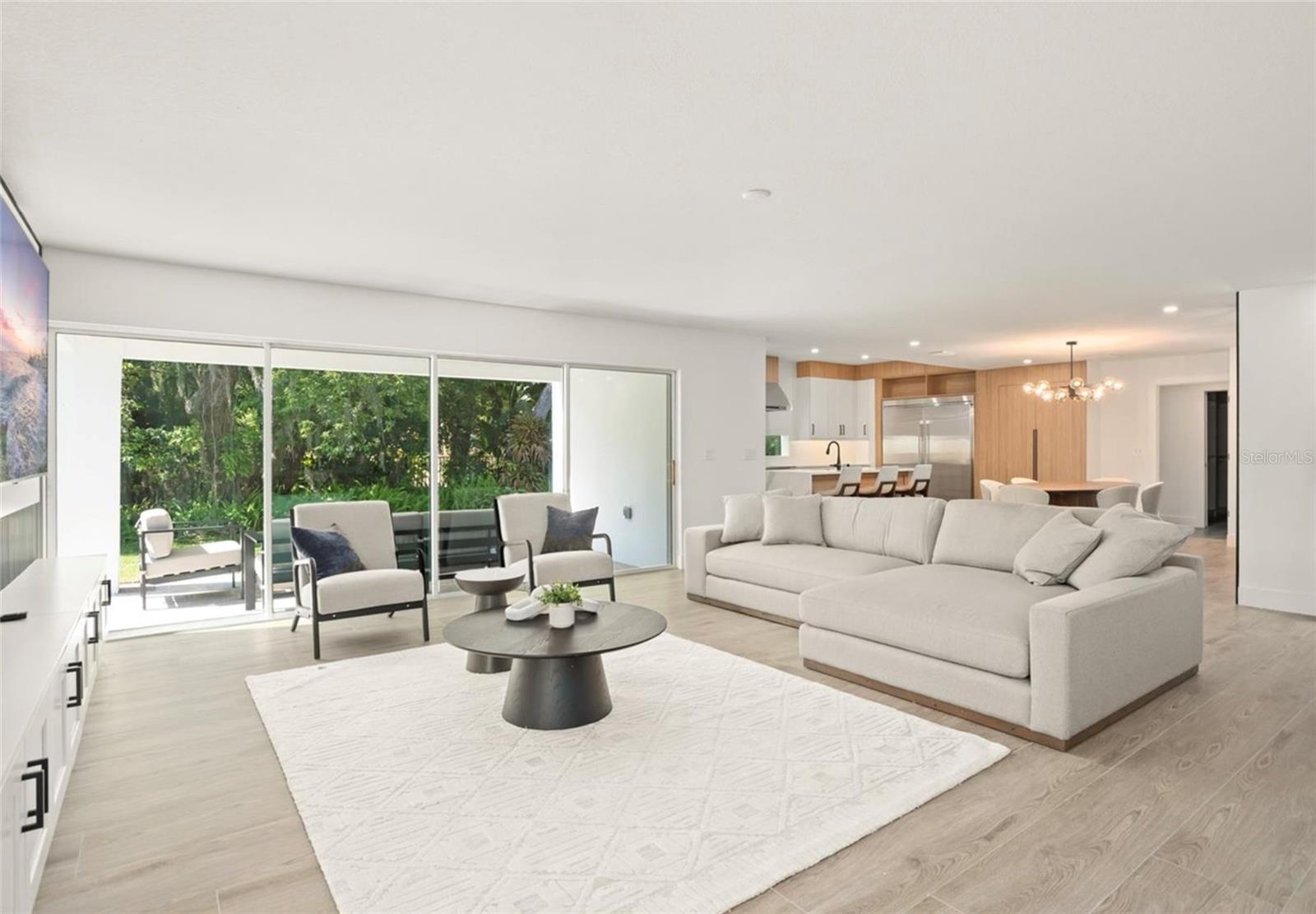 104 E 1ST AVE