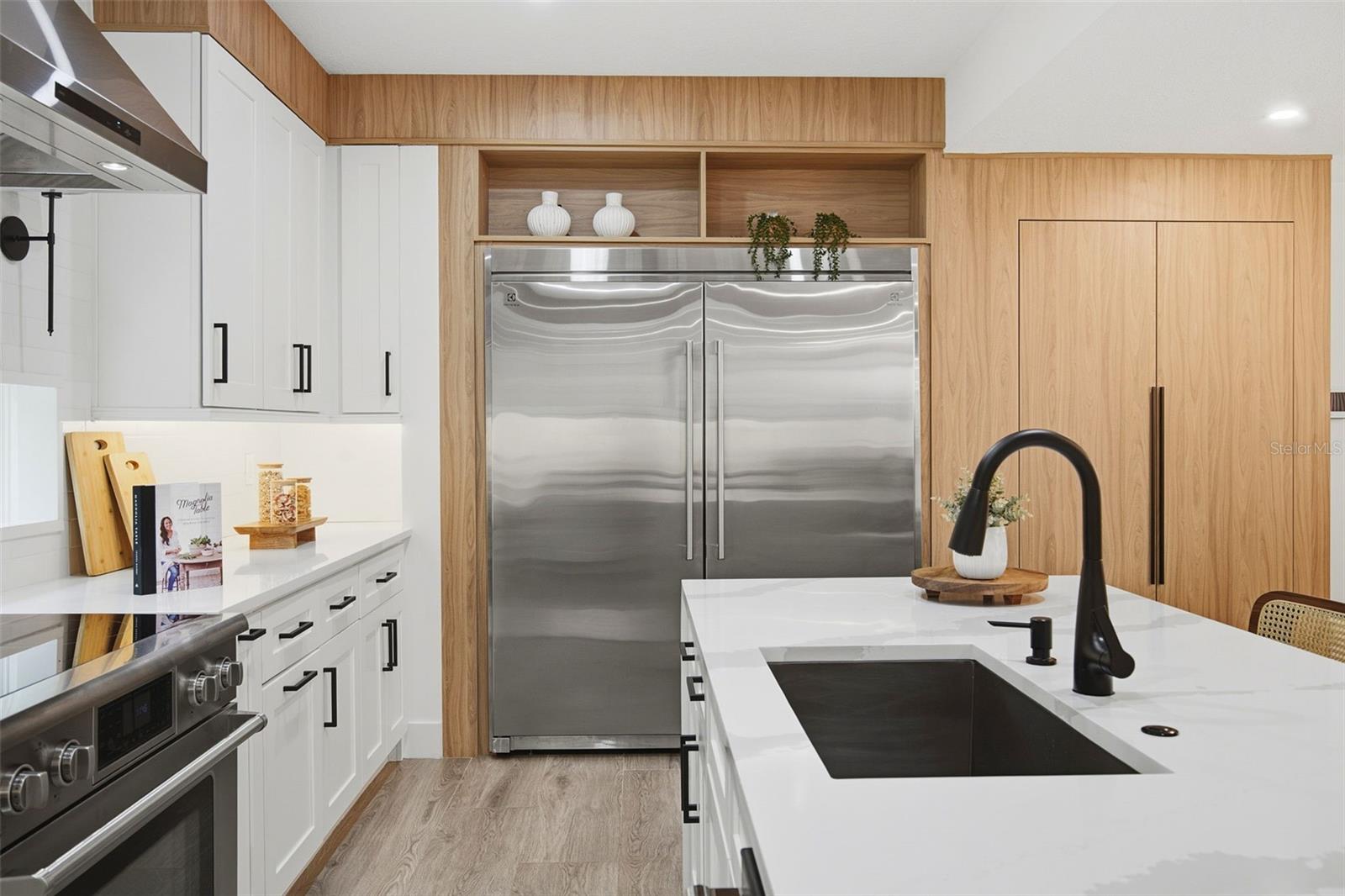 104 E 1ST AVE