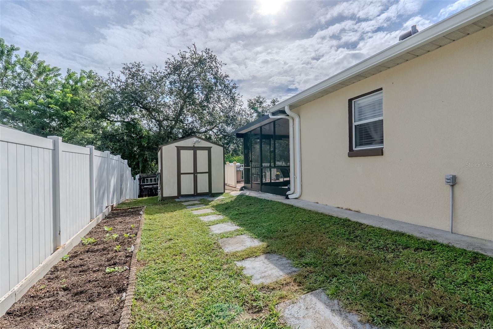 10828 CRESCENT RIDGE LOOP