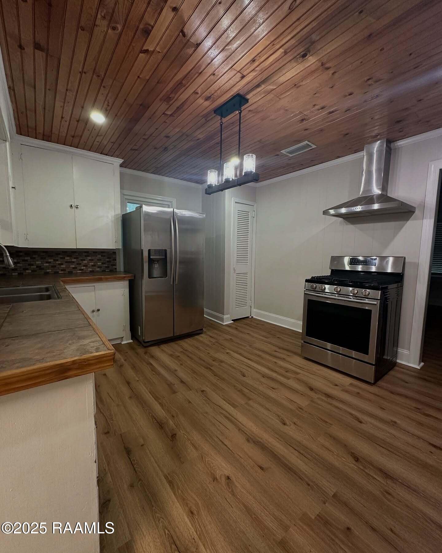 401 Dodson Street