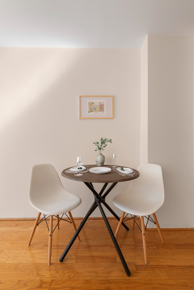 130 E 18TH Street 14J